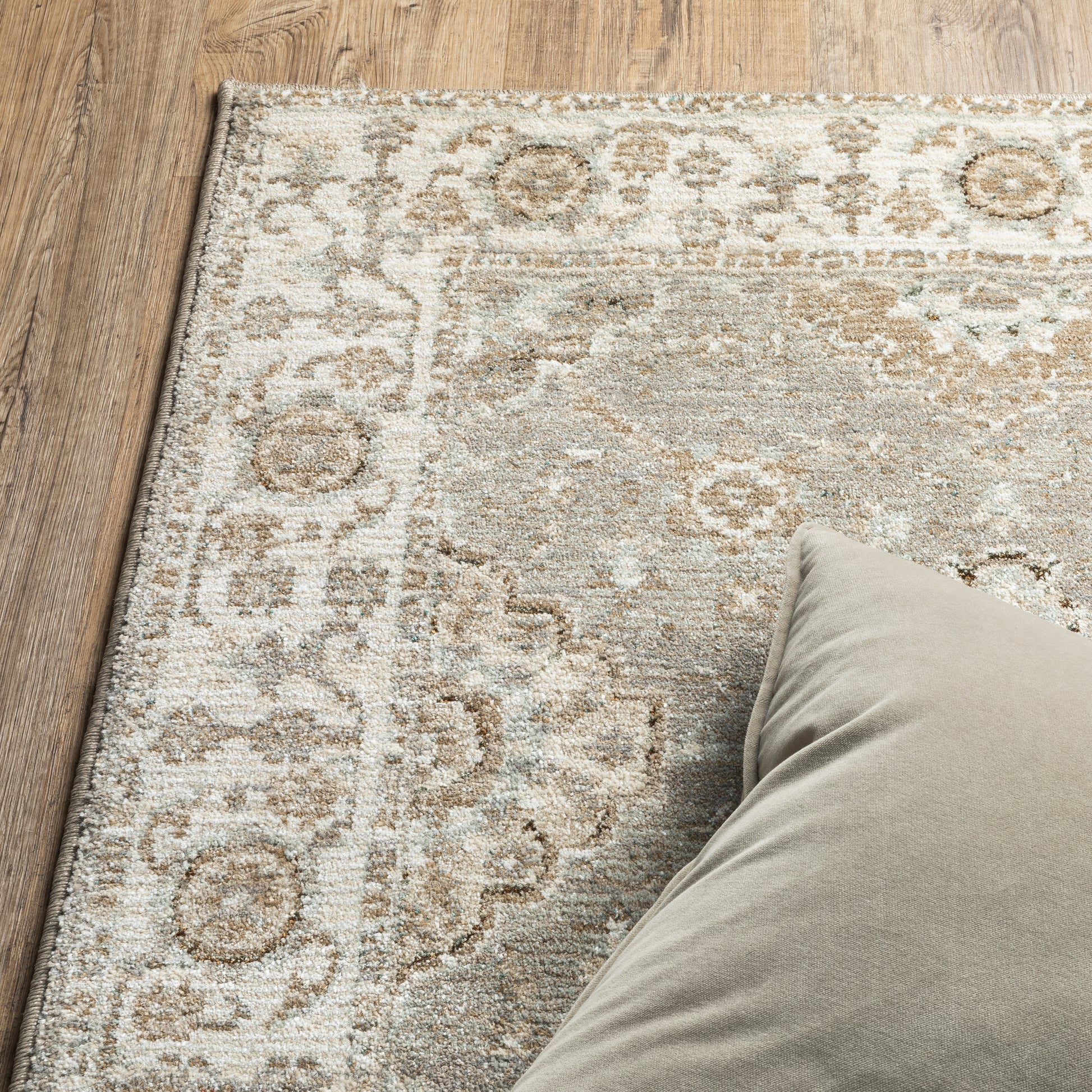 Andorra Floral Grey/ Ivory Oriental Cut Pile Rug