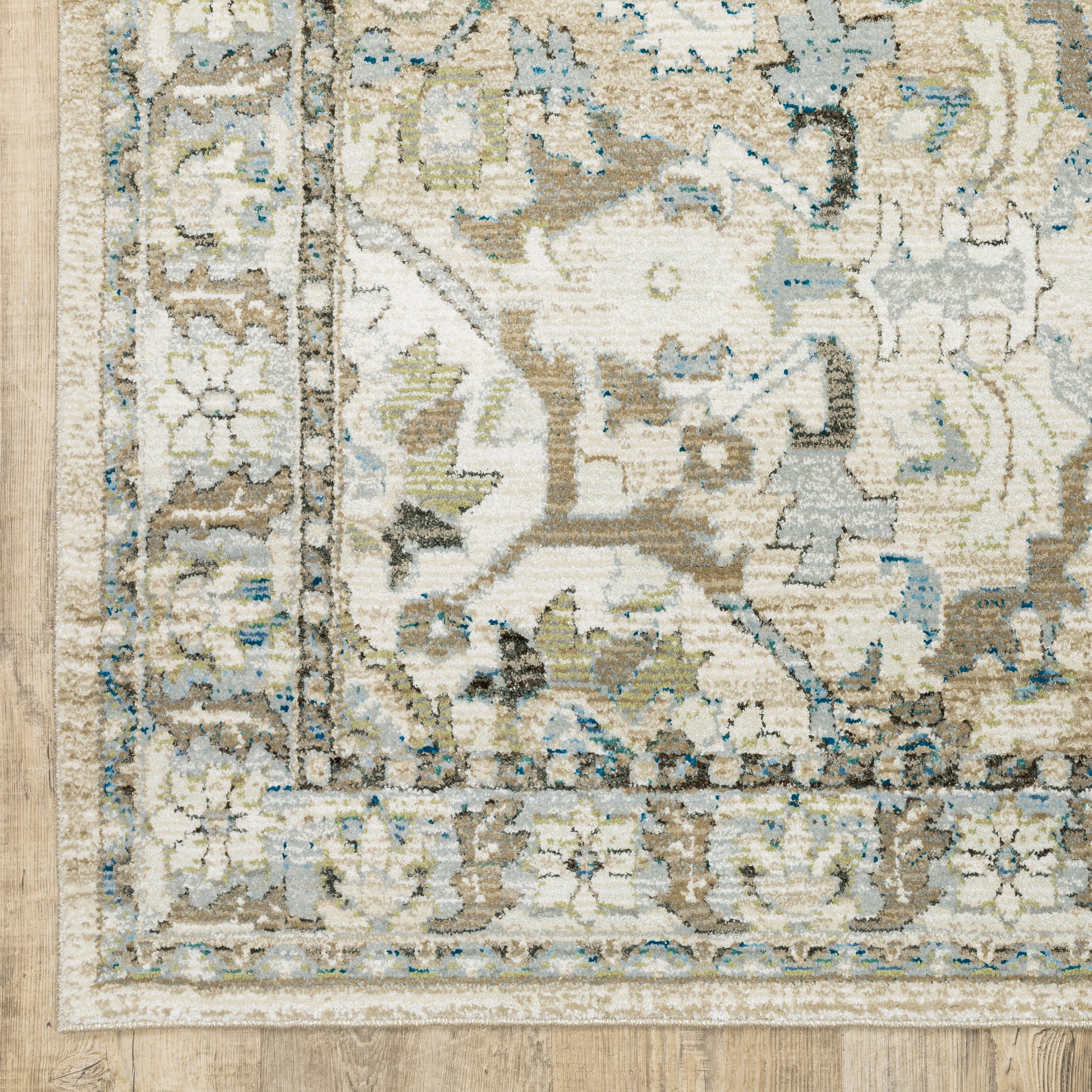 Andorra Medallion Beige/ Ivory Distressed Cut Pile Rug