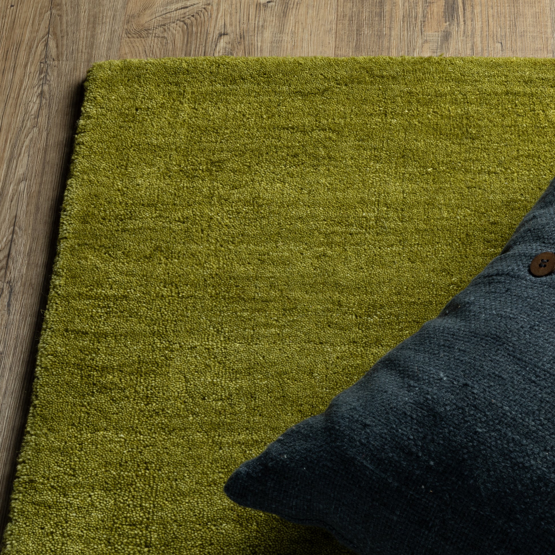 Aniston Ii Solid Green/ Green Cut Pile Rug