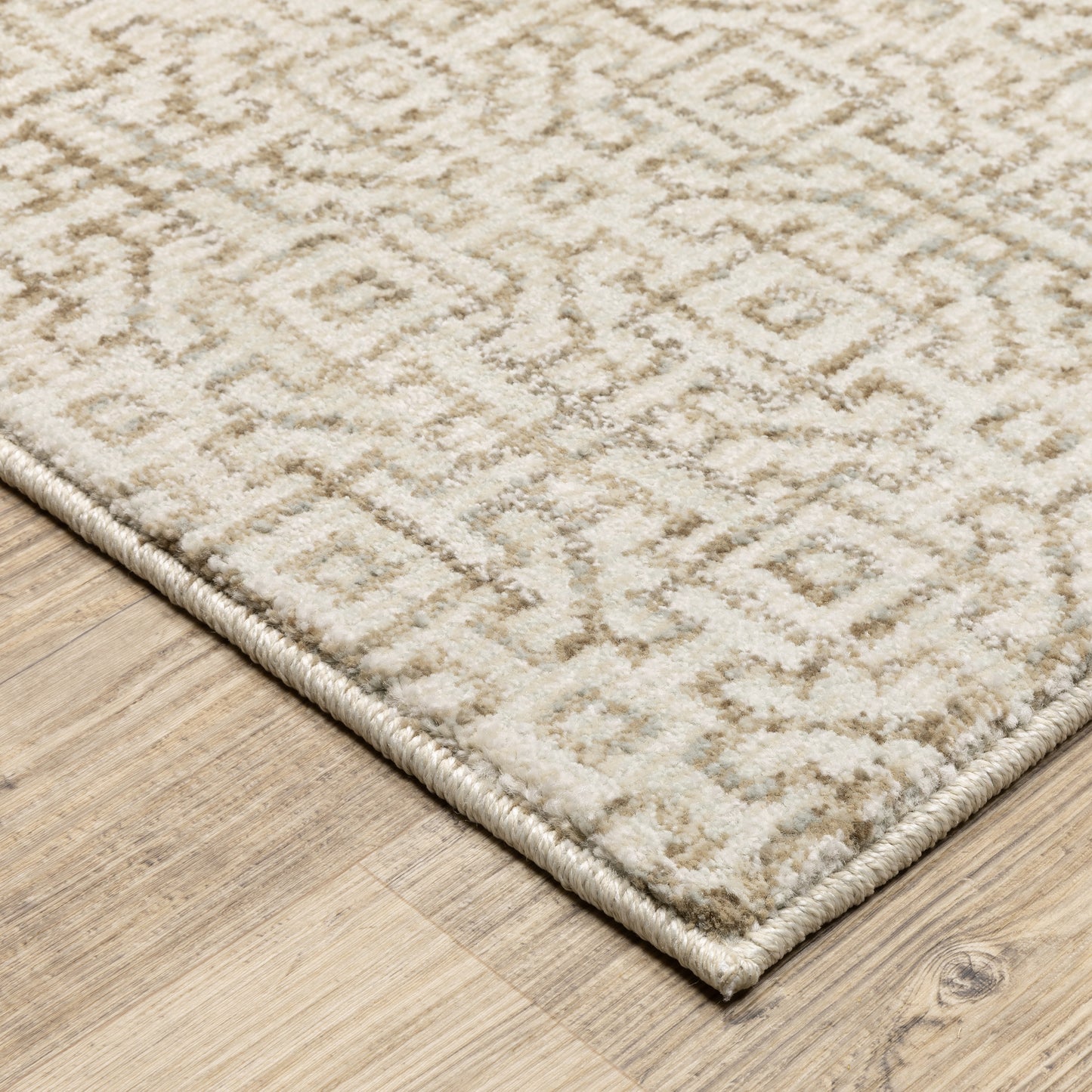 Atlas Geometric Ivory/ Beige Cut Pile Rug