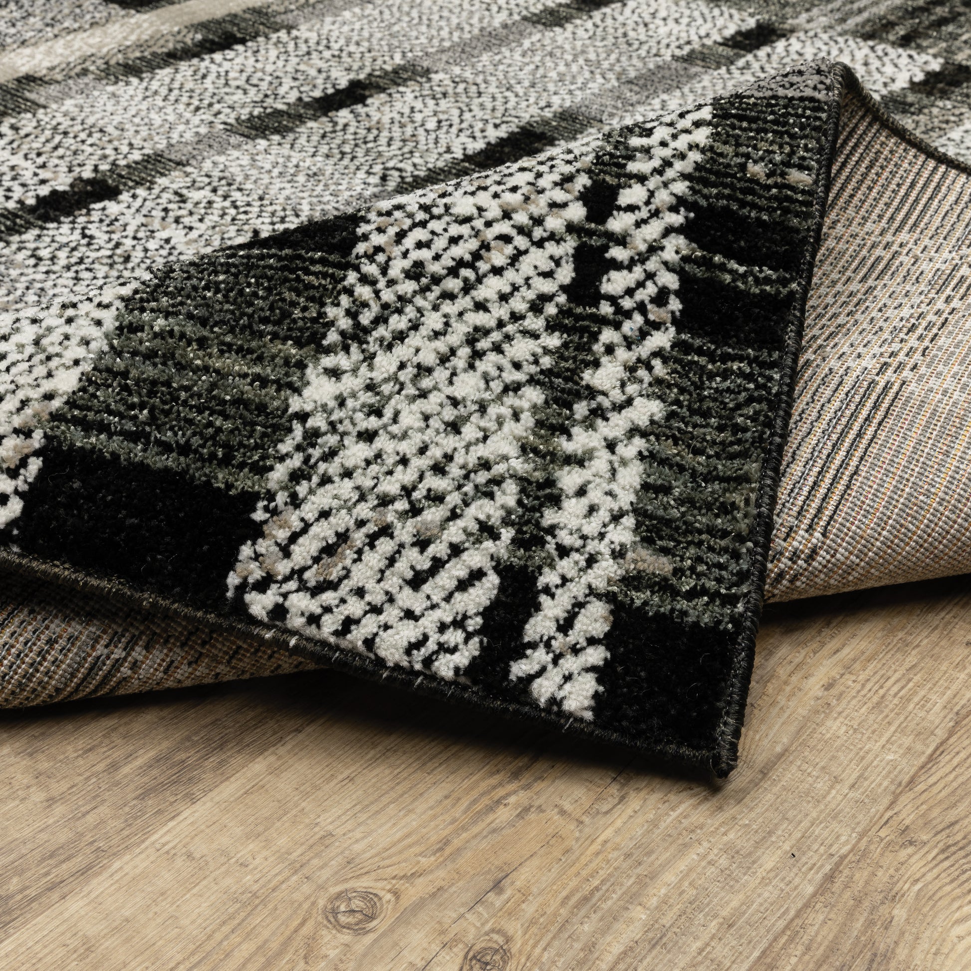 Atlas Geometric Black/ Grey Cut Pile Rug