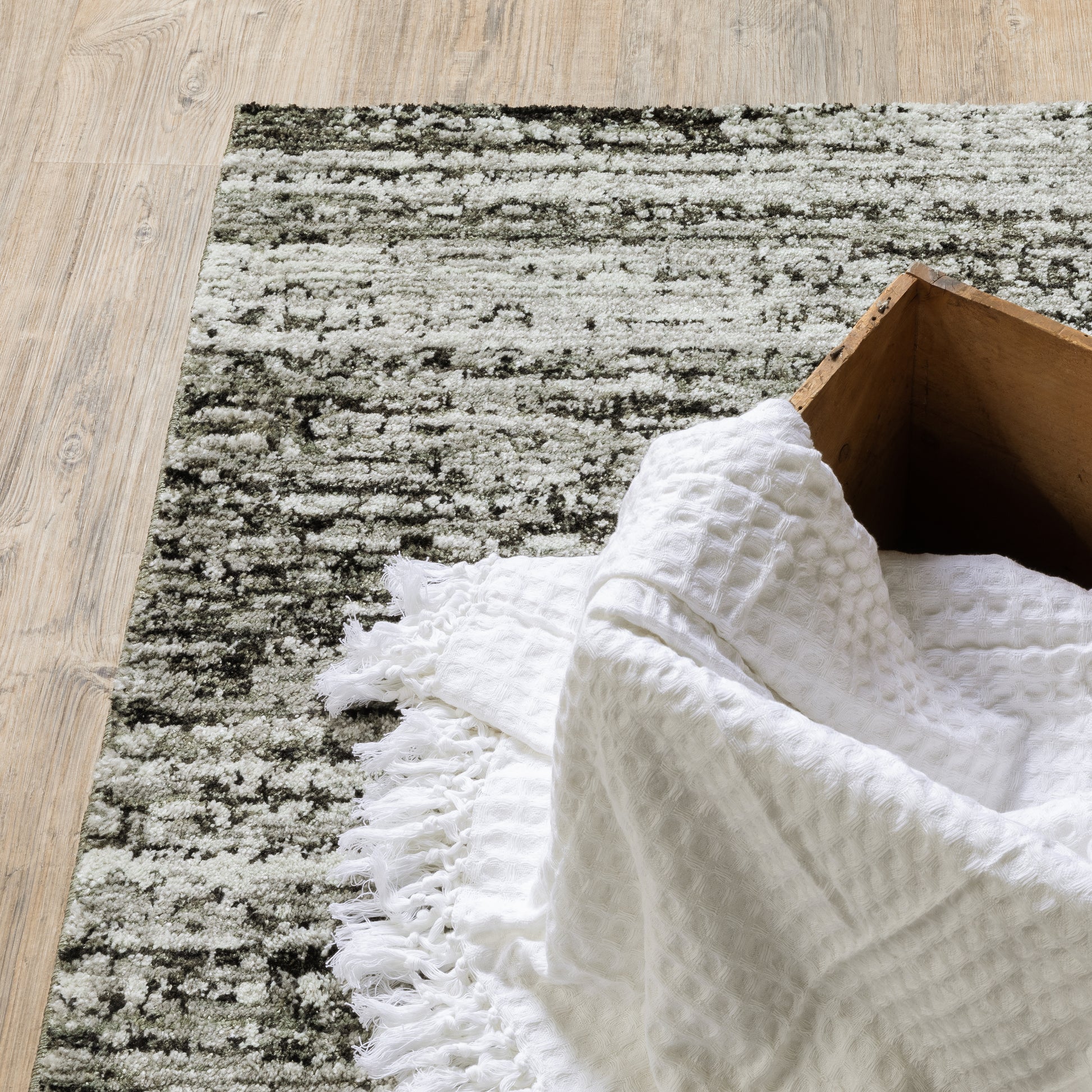 Atlas Abstract Ash/ Charcoal Cut Pile Rug