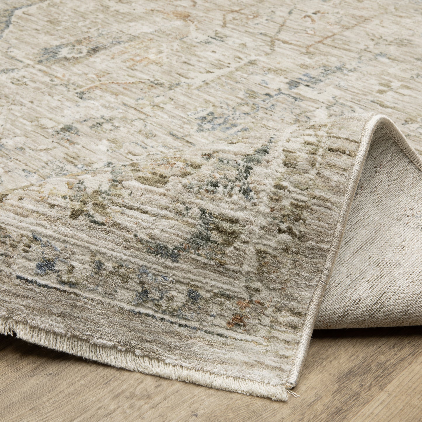 Avalon Distressed Beige/ Blue Medallion Cut Pile Rug