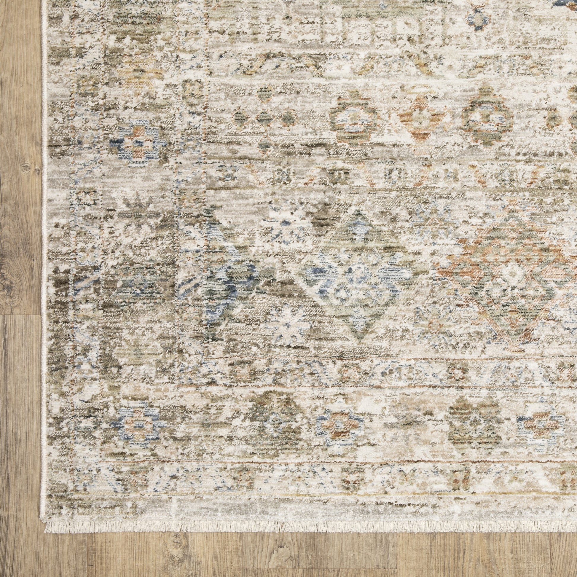 Avalon Distressed Beige/ Blue Floral Cut Pile Rug