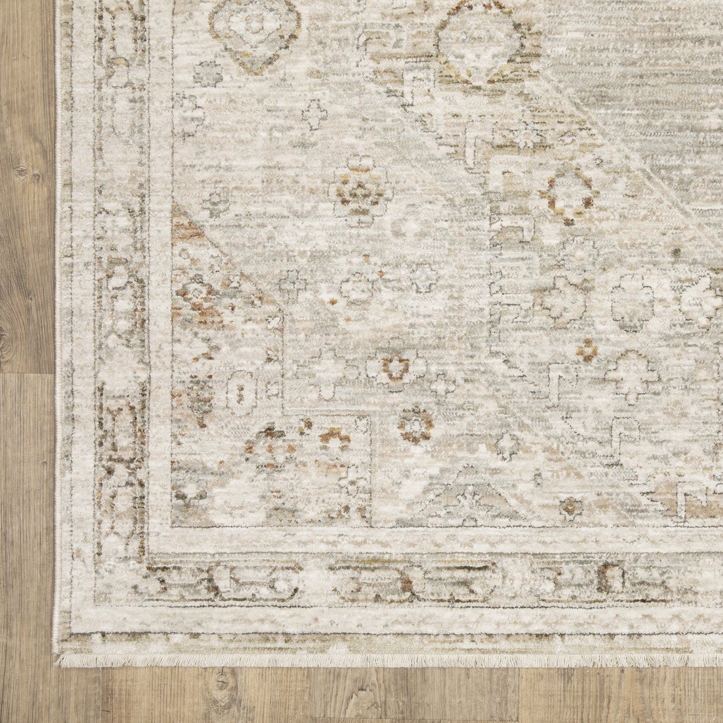 Avalon Medallion Beige/ Ivory Distressed Cut Pile Rug