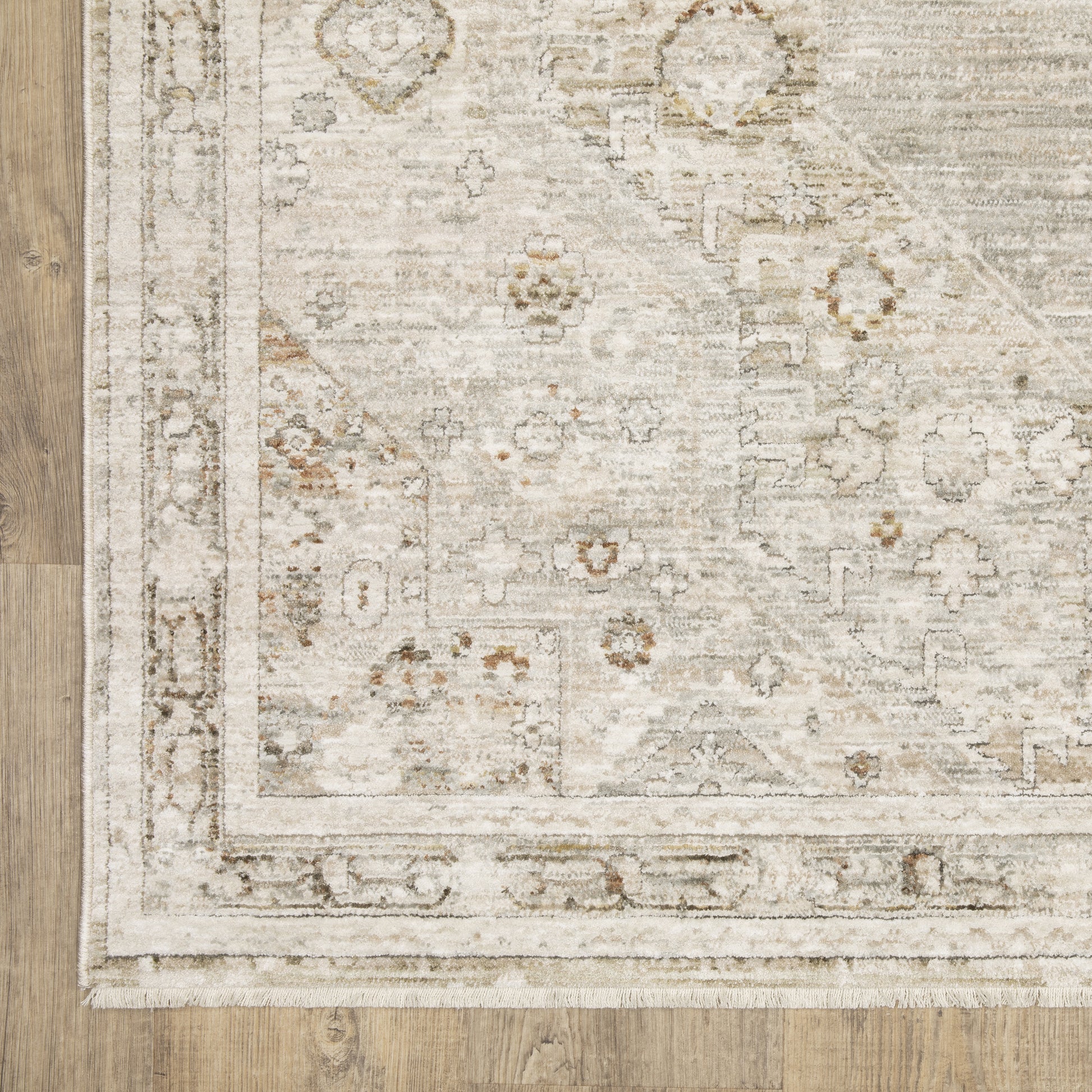 Avalon Medallion Beige/ Ivory Distressed Cut Pile Rug