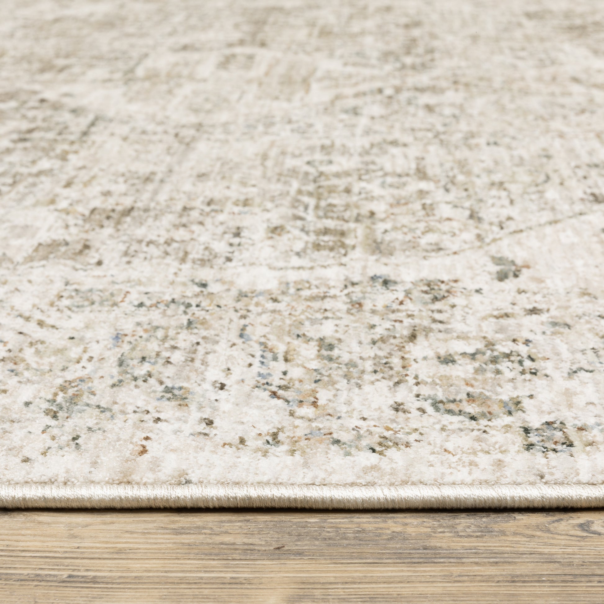 Avalon Medallion Beige/ Grey Distressed Cut Pile Rug