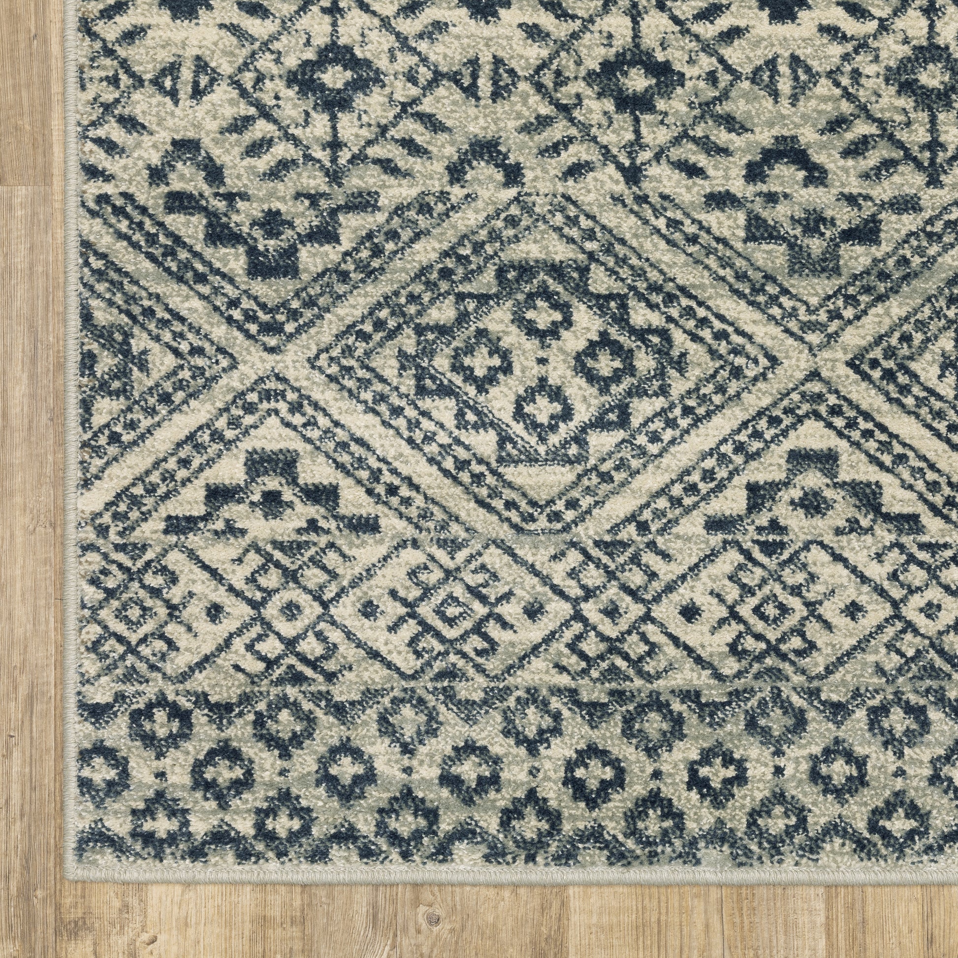 Branson Floral Blue/ Beige Geometric Cut Pile Rug