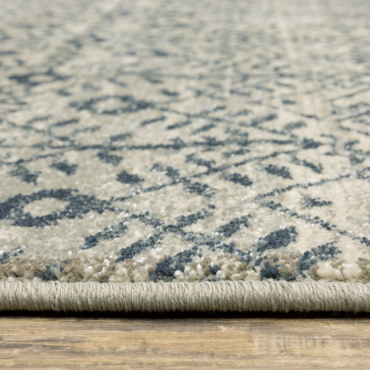 Branson Floral Blue/ Beige Geometric Cut Pile Rug