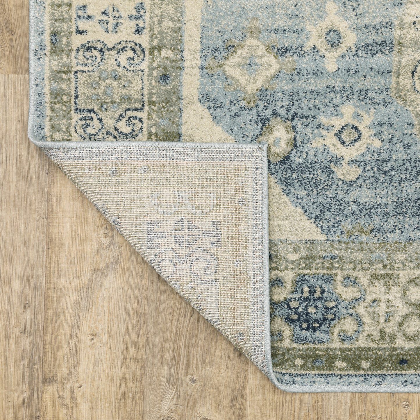Branson Medallion Blue/ Beige Distressed Cut Pile Rug