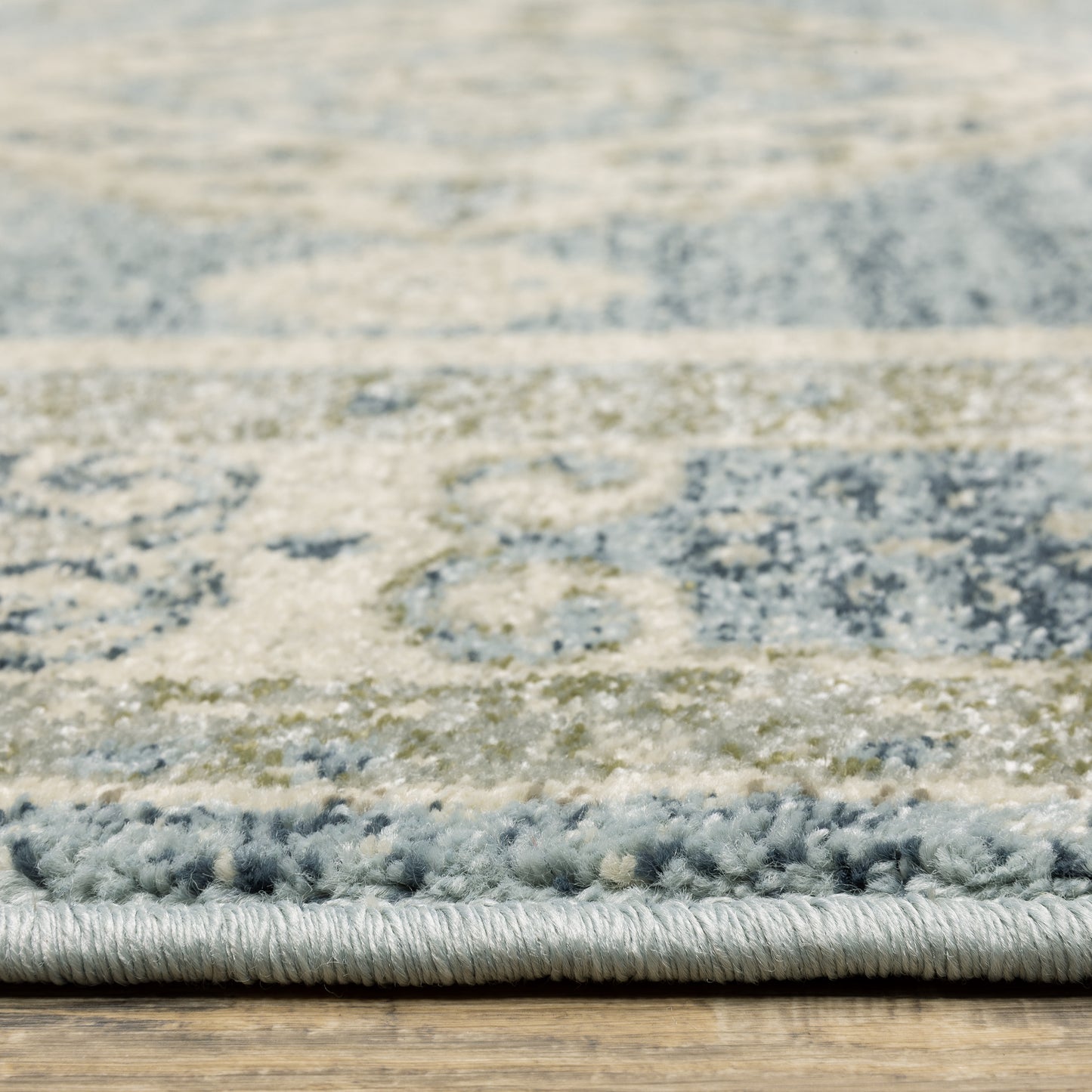 Branson Medallion Blue/ Beige Distressed Cut Pile Rug