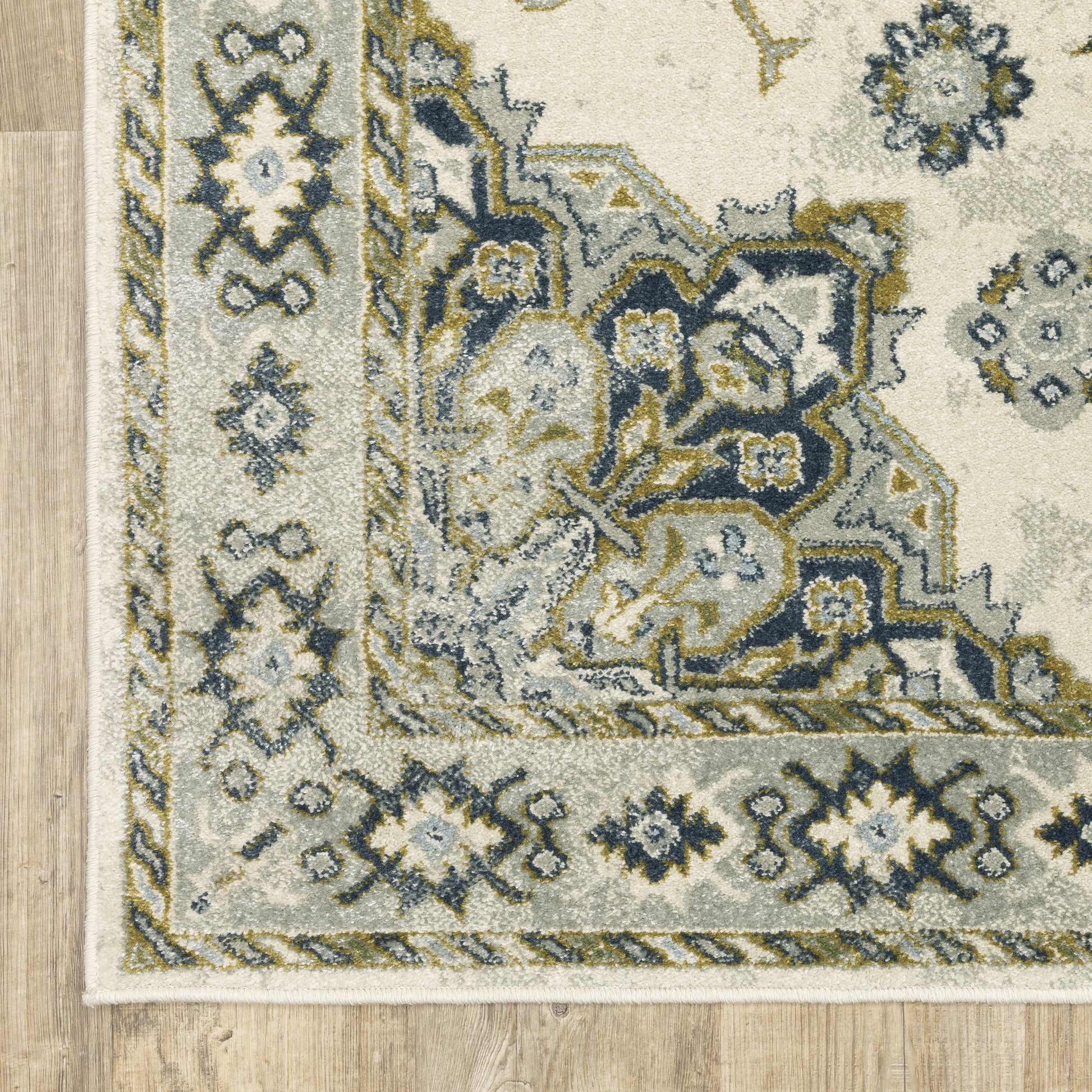 Branson Medallion Ivory/ Blue Oriental Cut Pile Rug