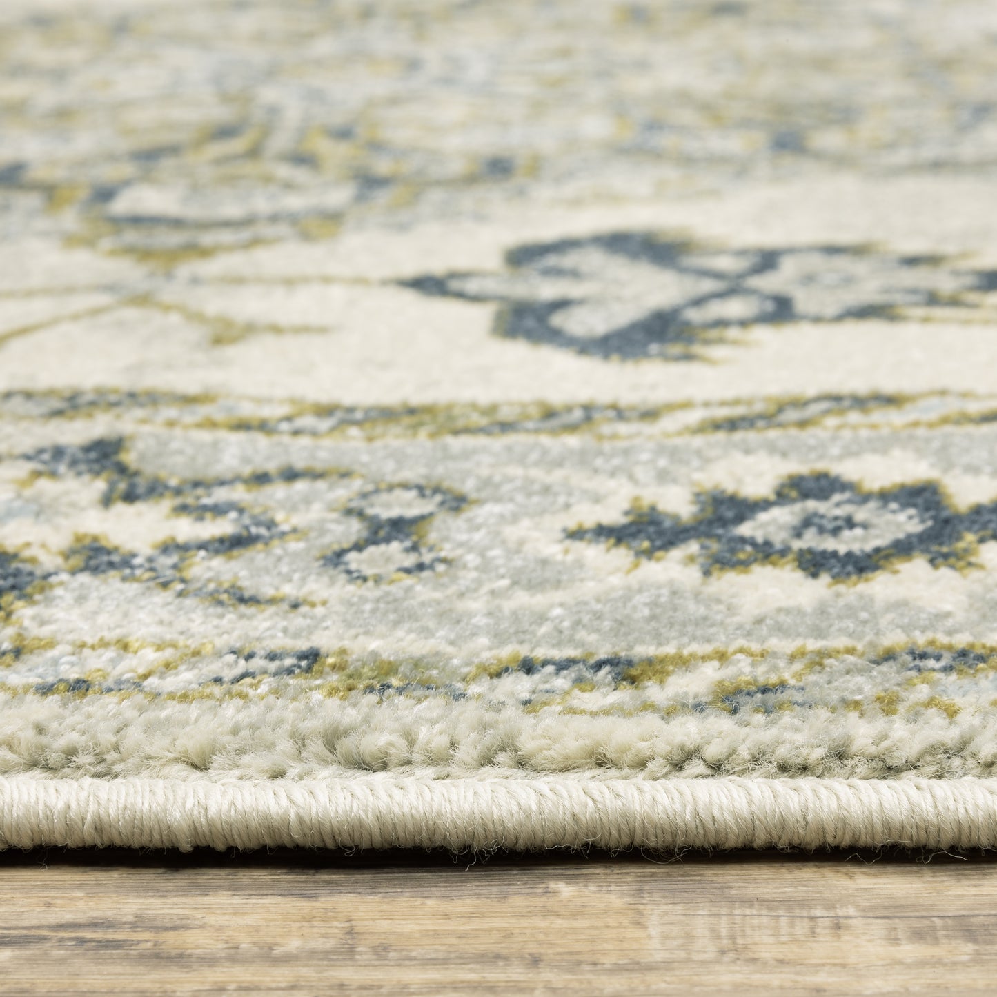 Branson Medallion Ivory/ Blue Oriental Cut Pile Rug