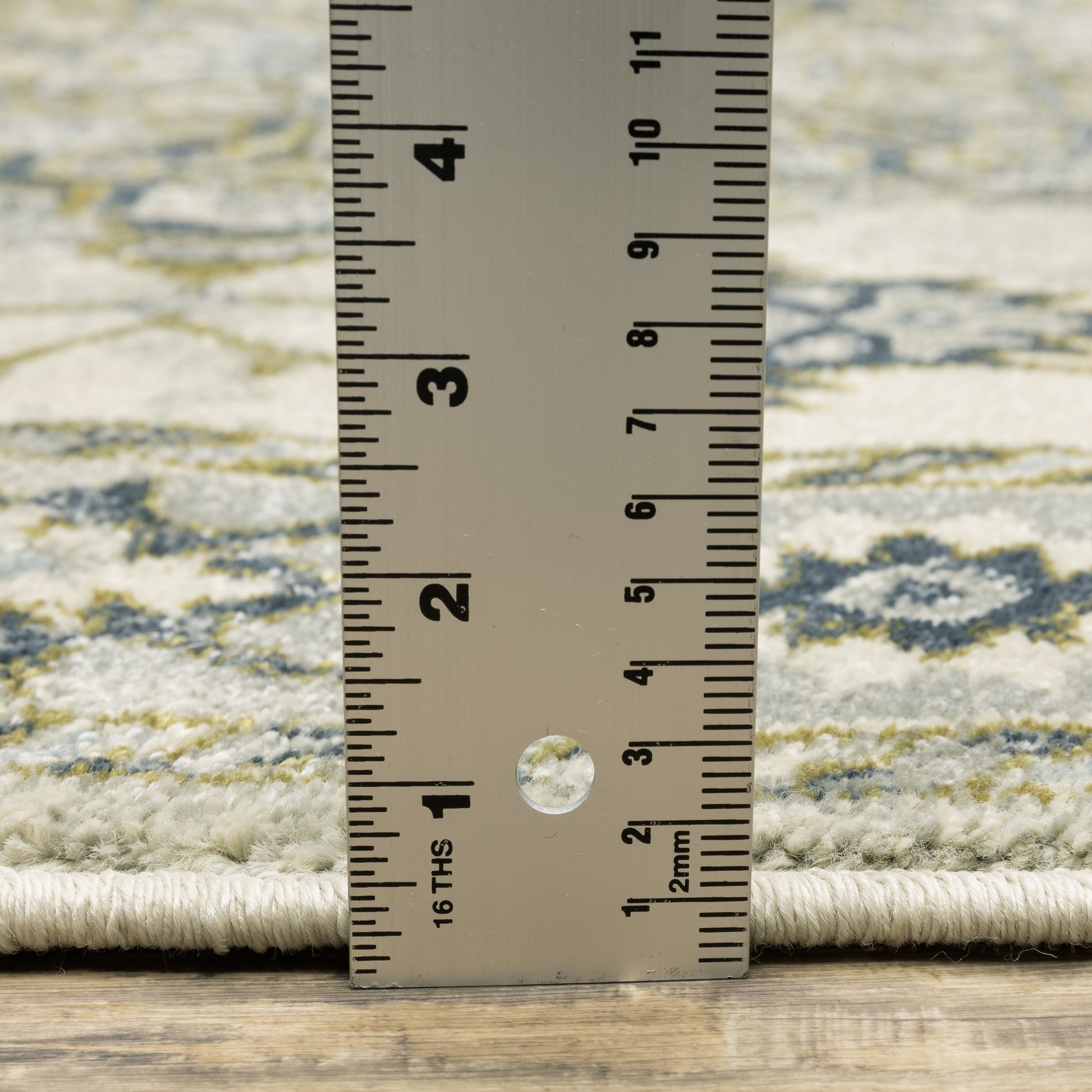 Branson Medallion Ivory/ Blue Oriental Cut Pile Rug