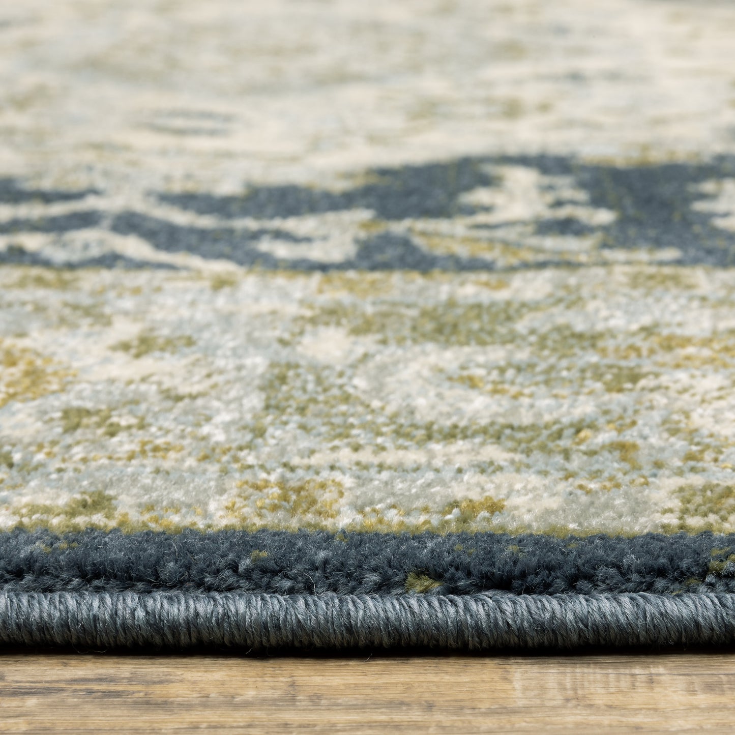 Branson Medallion Blue/ Ivory Oriental Cut Pile Rug