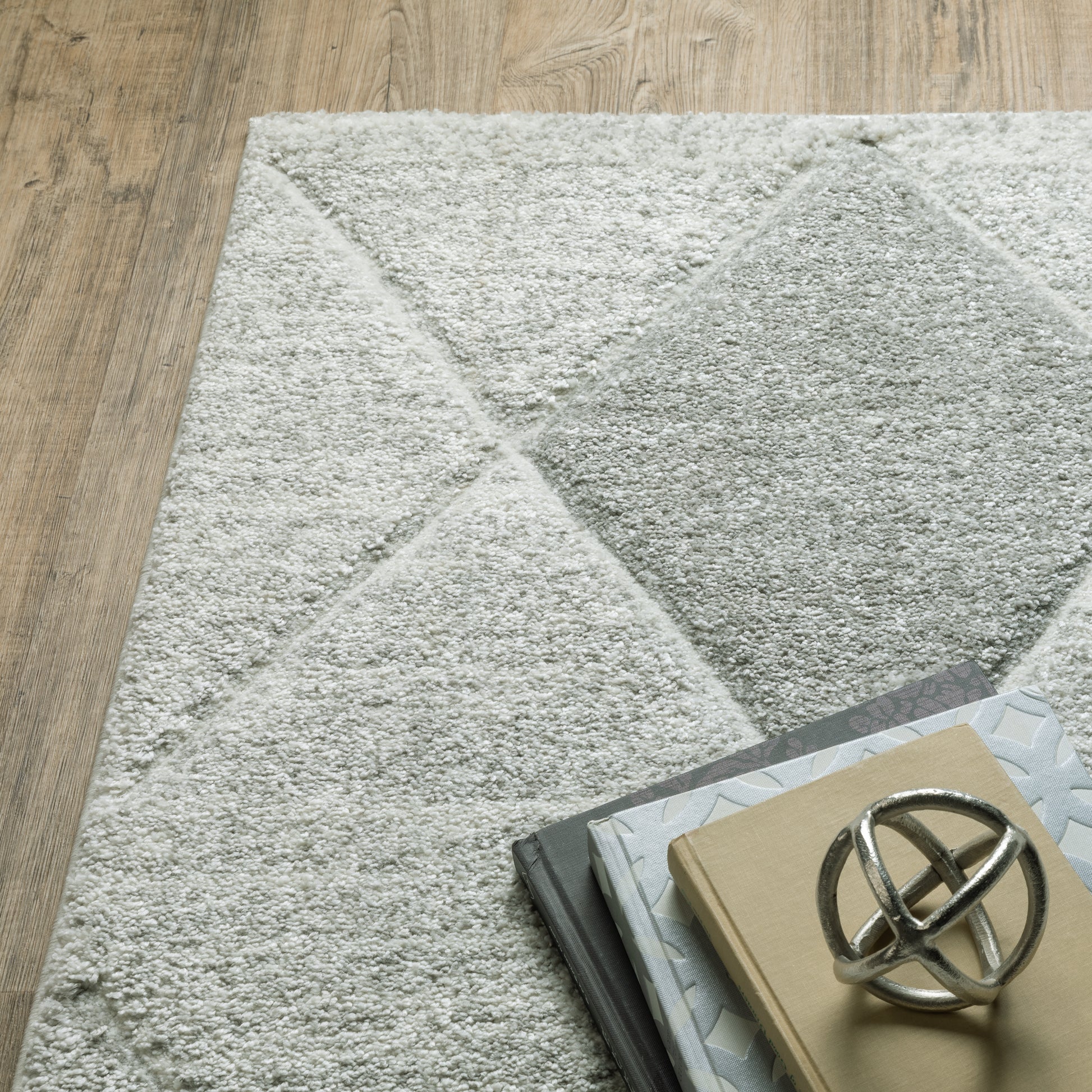 Cambria Lattice Grey/ Ivory Geometric Cut Pile Rug