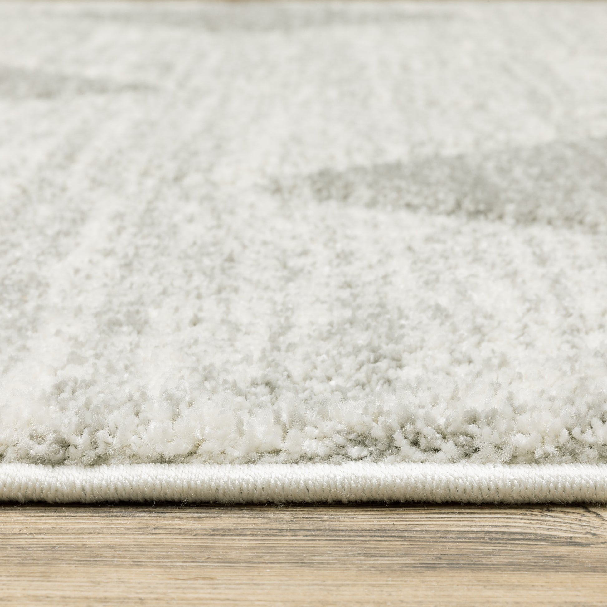 Cambria Lattice Grey/ Ivory Geometric Cut Pile Rug