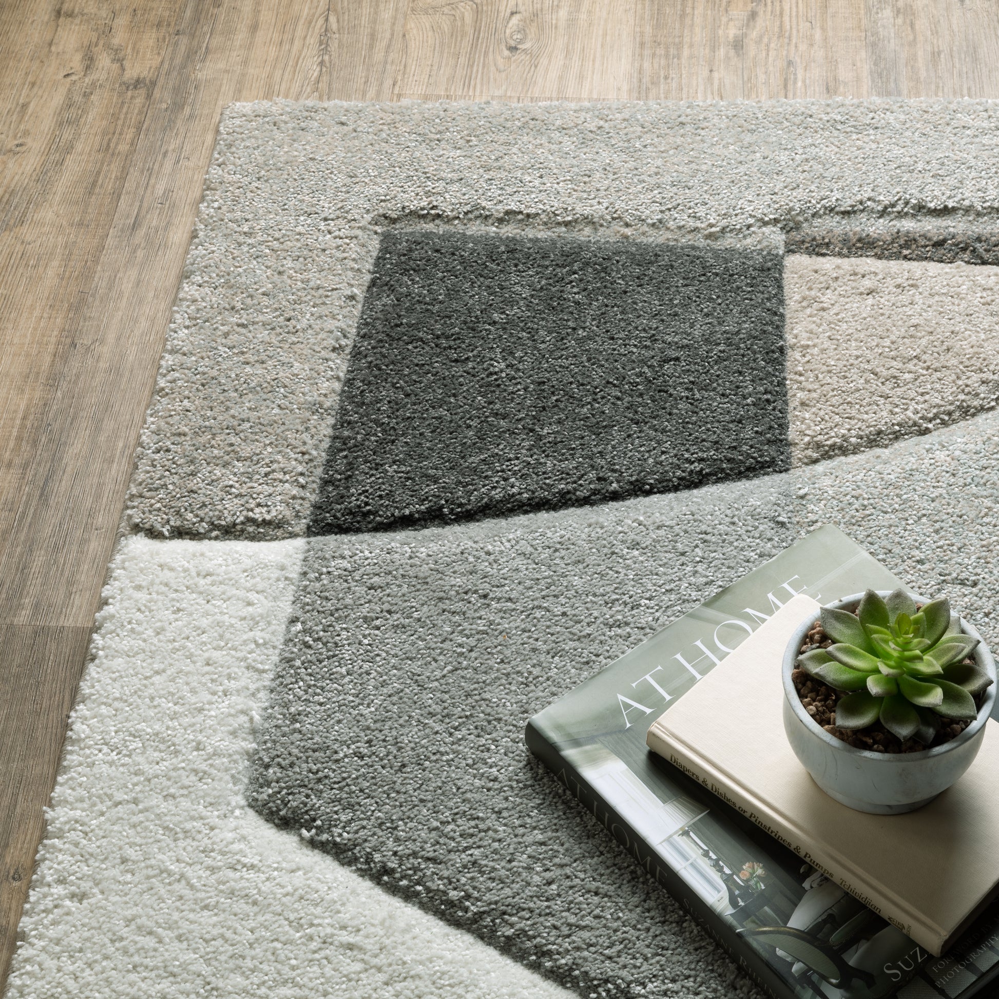 Cambria Geometric Beige/ Multi Cut Pile Rug