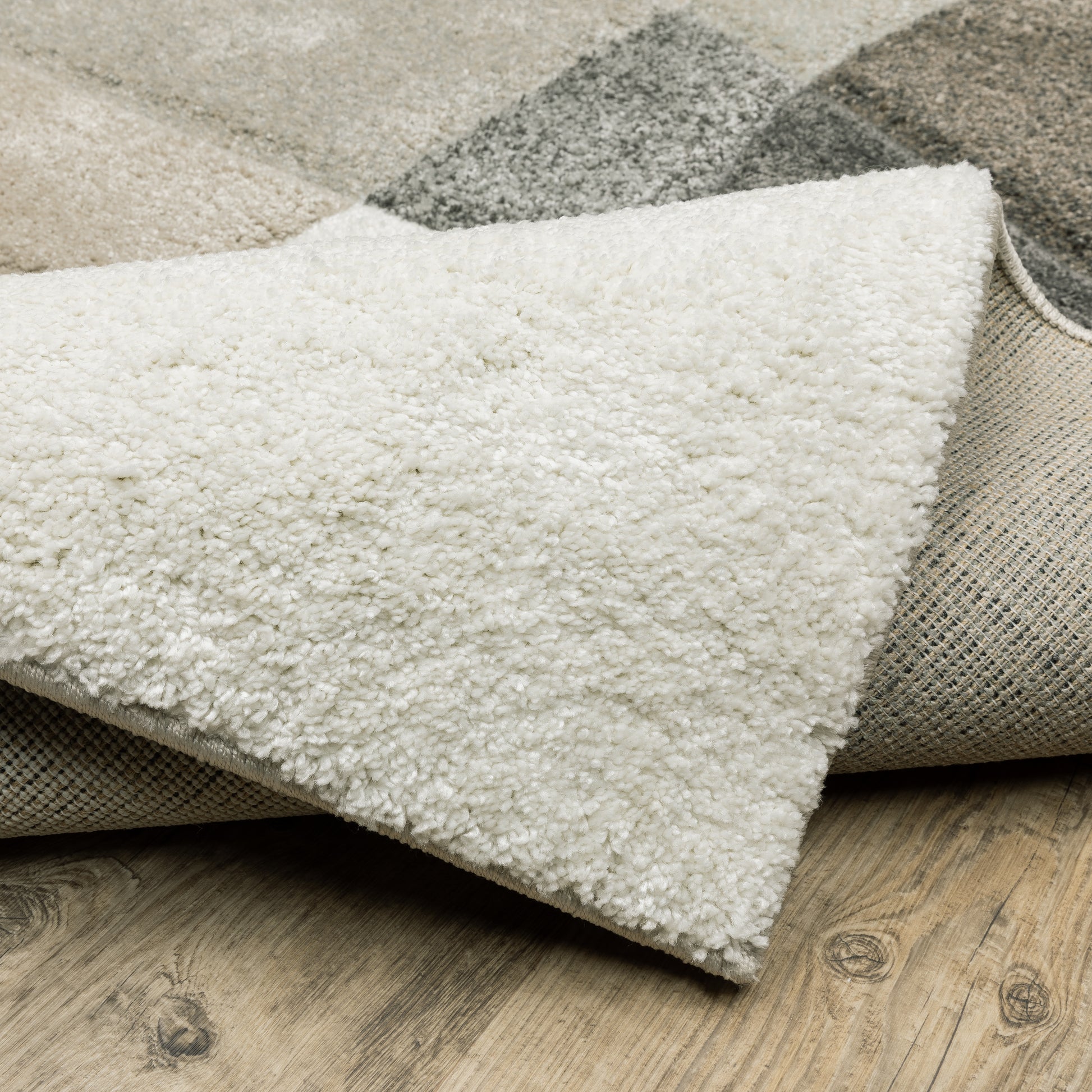 Cambria Geometric Beige/ Multi Cut Pile Rug