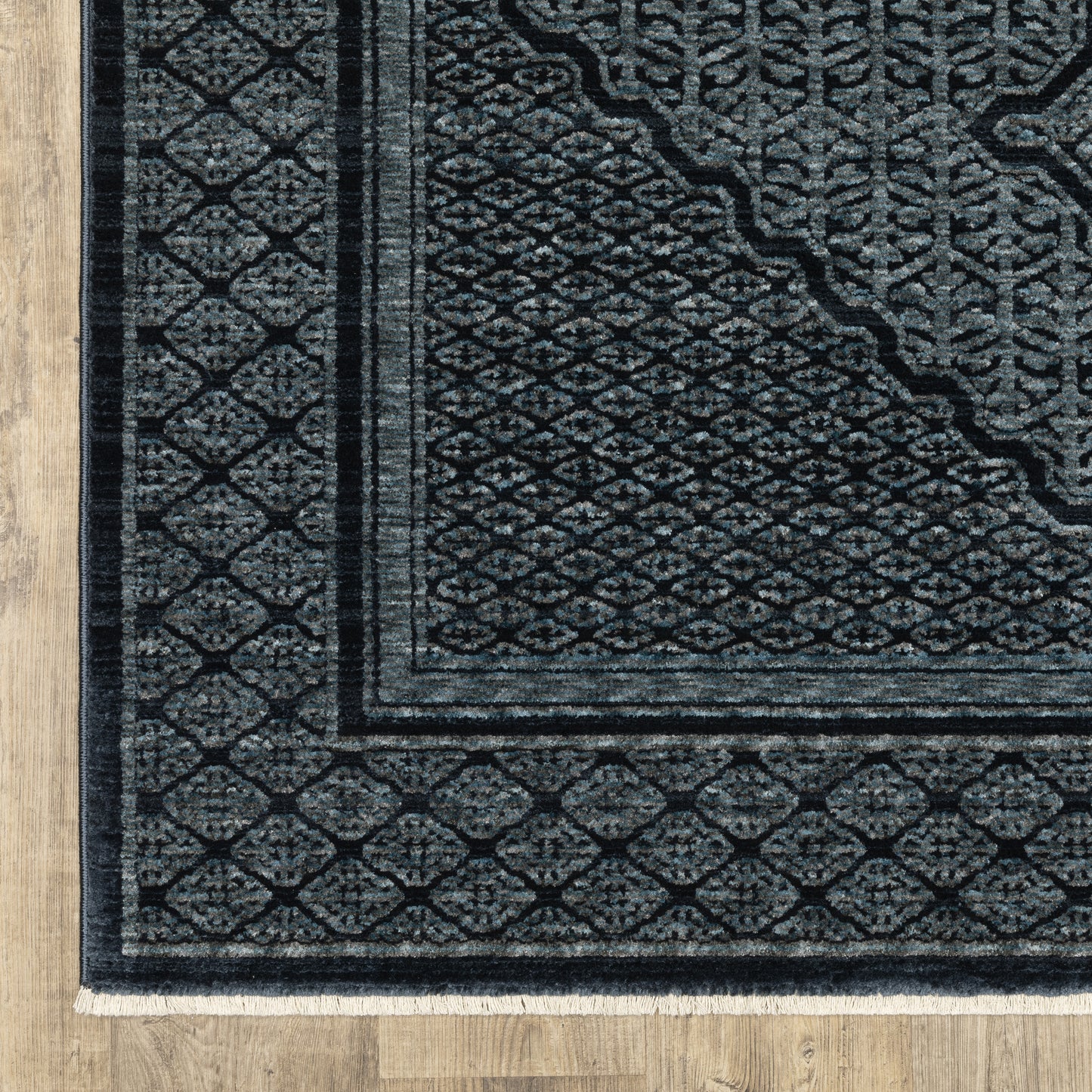 Capella Medallion Blue/ Blue Oriental Cut Pile Rug