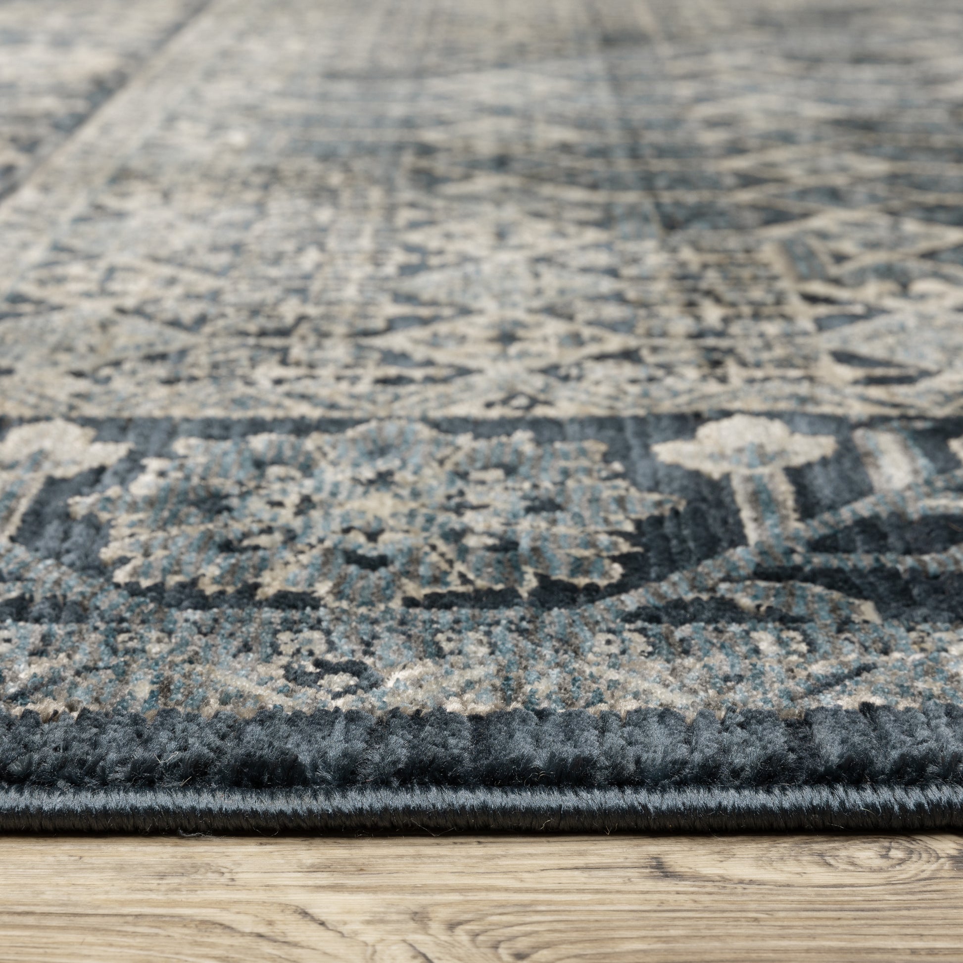 Capella Geometric Blue/ Ivory Floral Cut Pile Rug