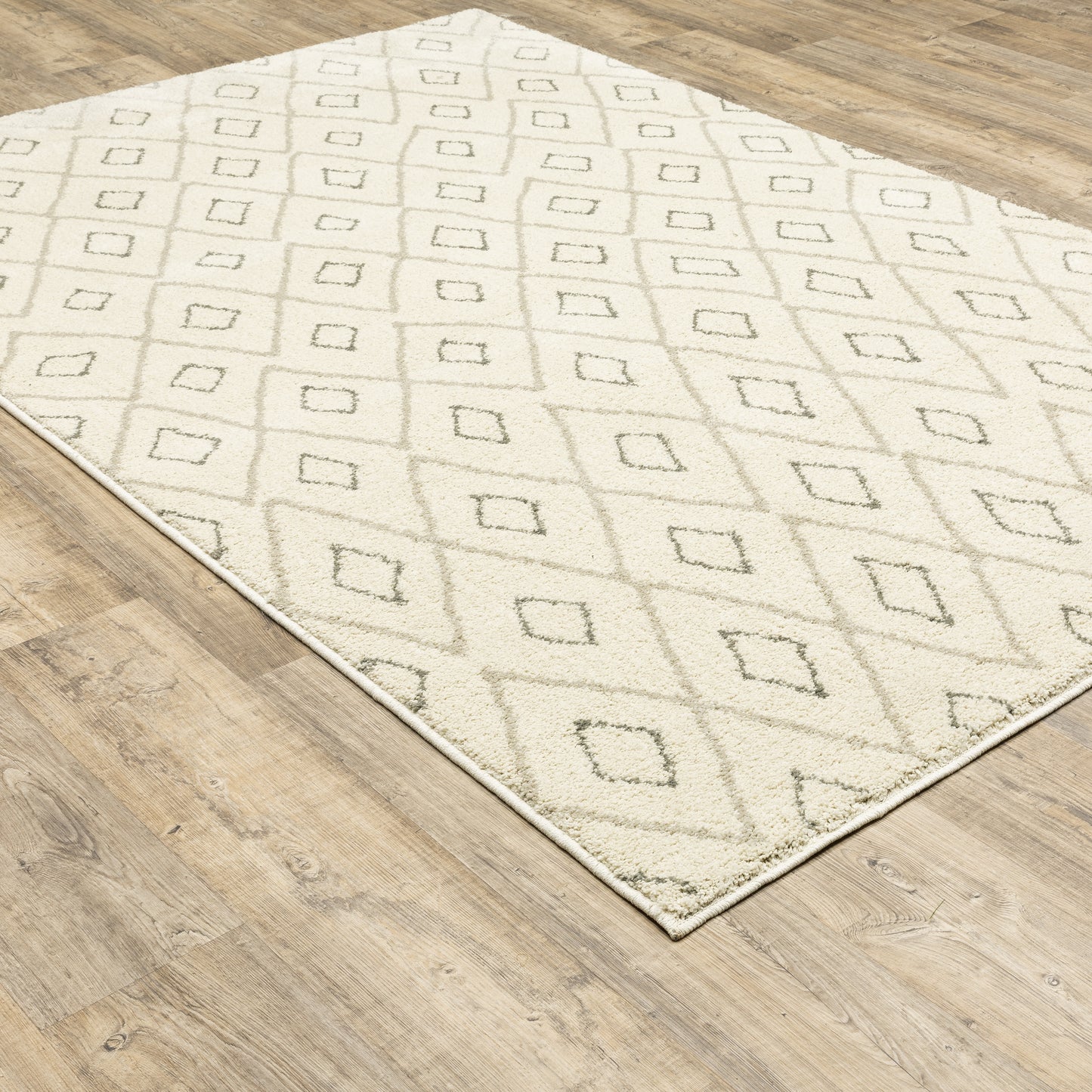 Carson Lattice Ivory/ Sand Tribal Cut Pile Rug