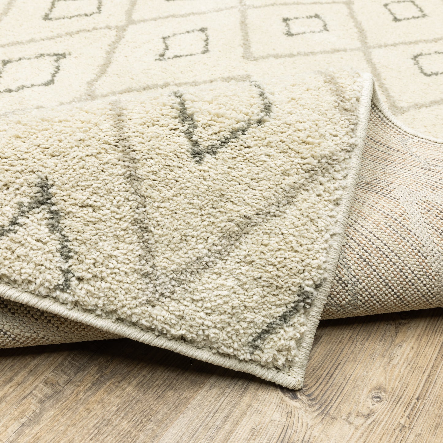 Carson Lattice Ivory/ Sand Tribal Cut Pile Rug