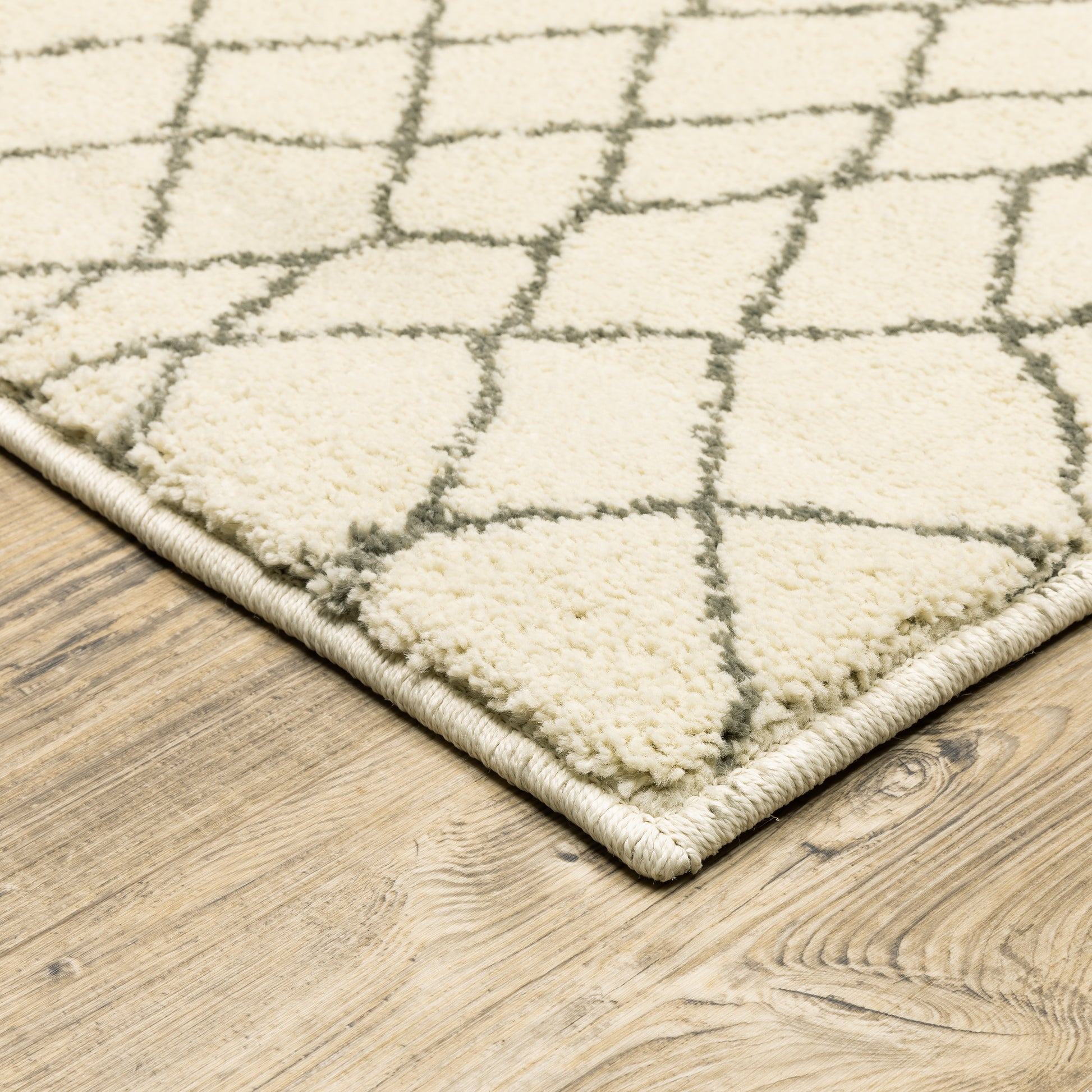 Carson 0738B Ivory Geometric Rug