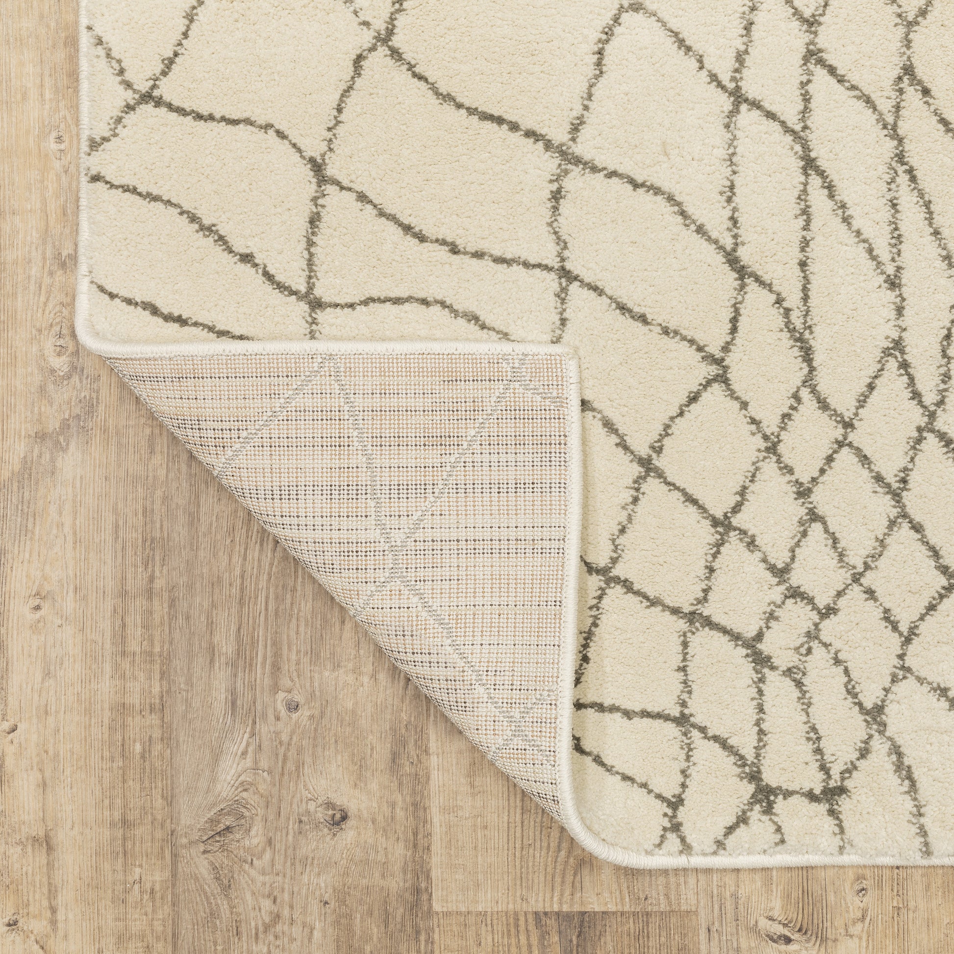 Carson Geometric Ivory/ Grey Cut Pile Rug