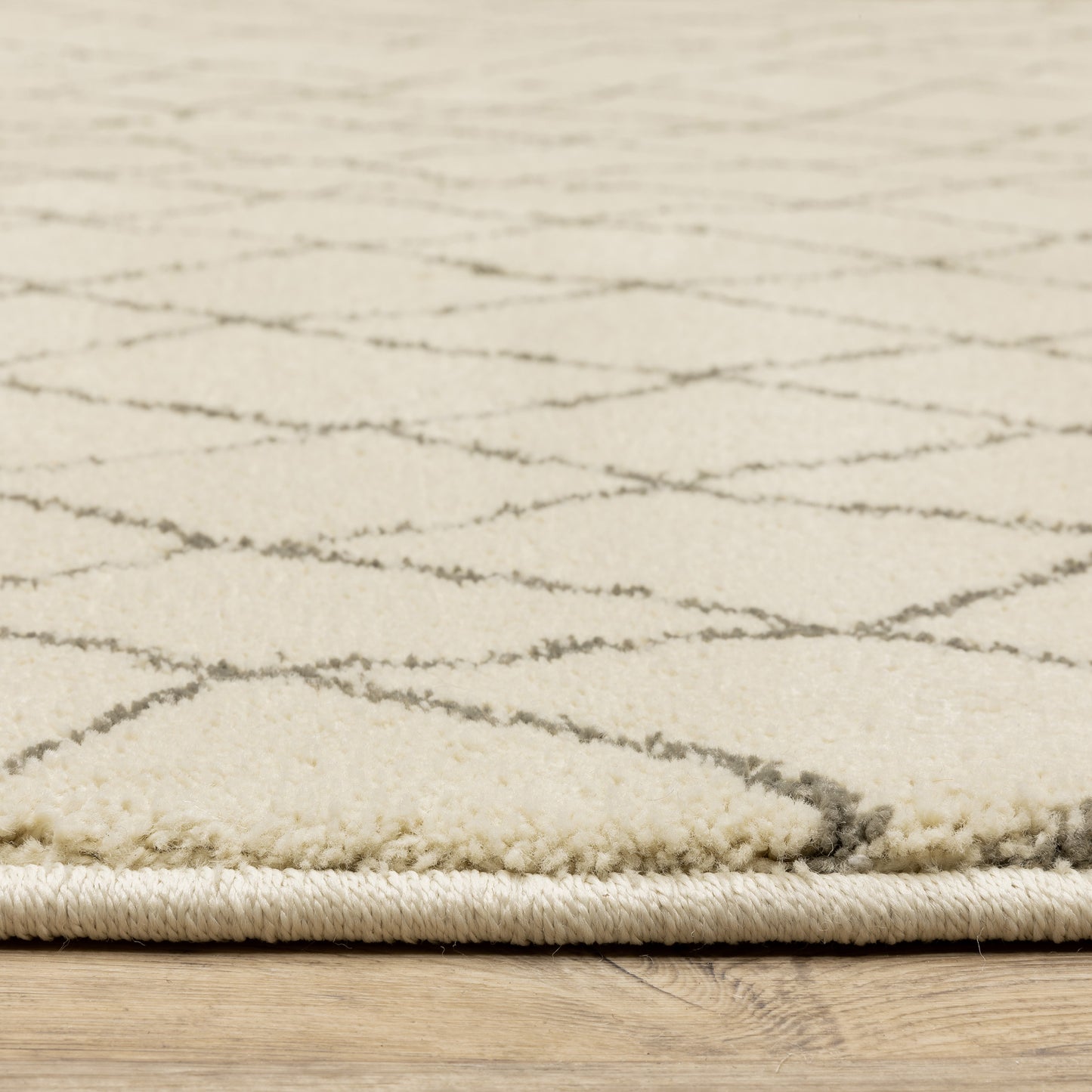 Carson Geometric Ivory/ Grey Cut Pile Rug