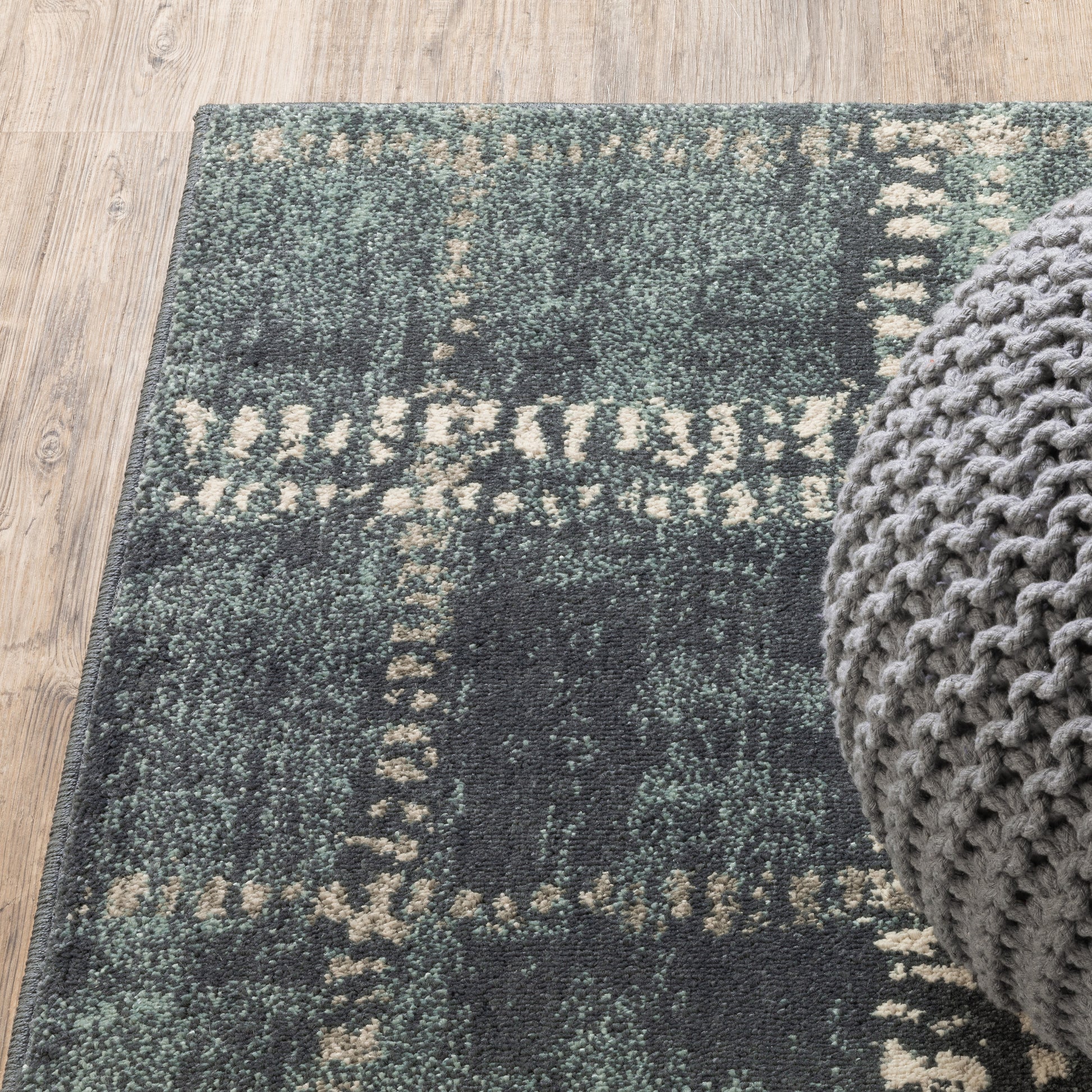 Carson Geometric Blue/ Ivory Cut Pile Rug