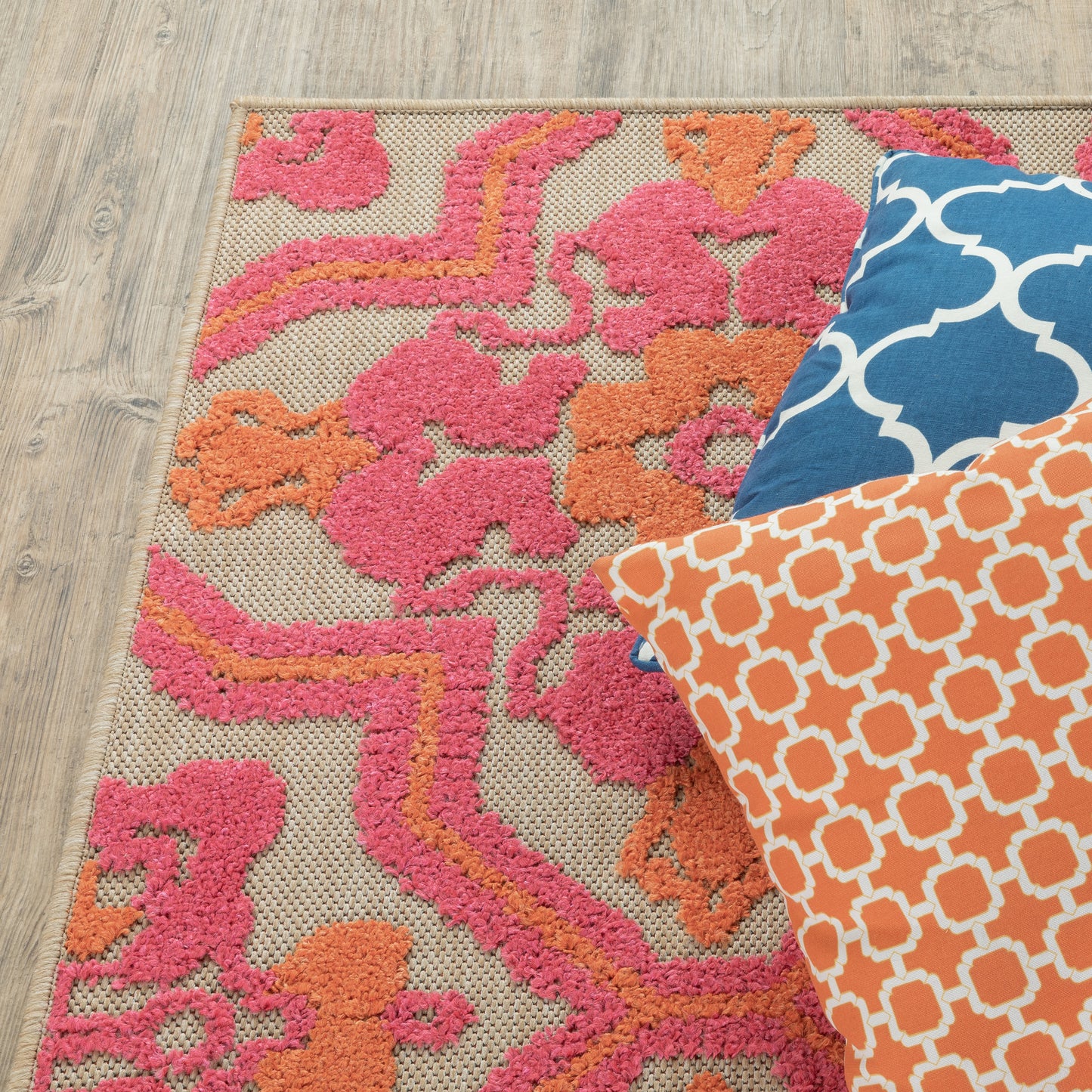 Cayman Medallion Sand/ Pink Outdoor Mixed Pile Rug