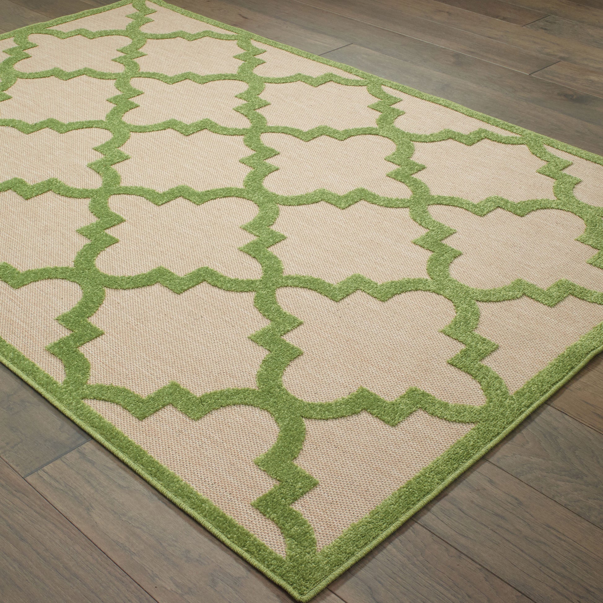 Cayman Lattice Sand/ Green Outdoor Mixed Pile Rug