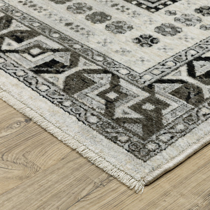 Chamberlain Medallion Ivory/ Charcoal Geometric Cut Pile Rug