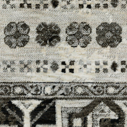 Chamberlain Medallion Ivory/ Charcoal Geometric Cut Pile Rug