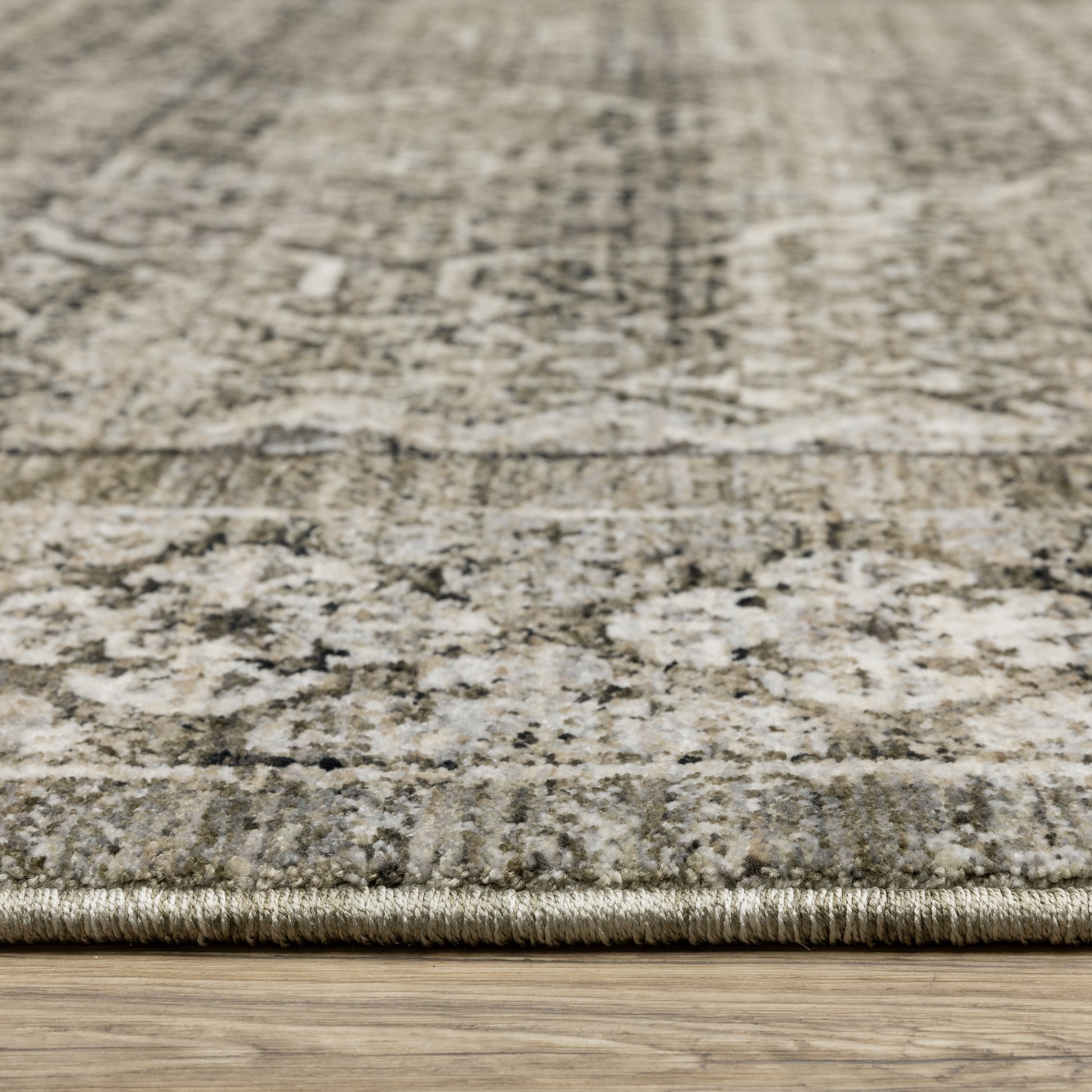 Chamberlain Medallion Grey/ Beige Distressed Cut Pile Rug