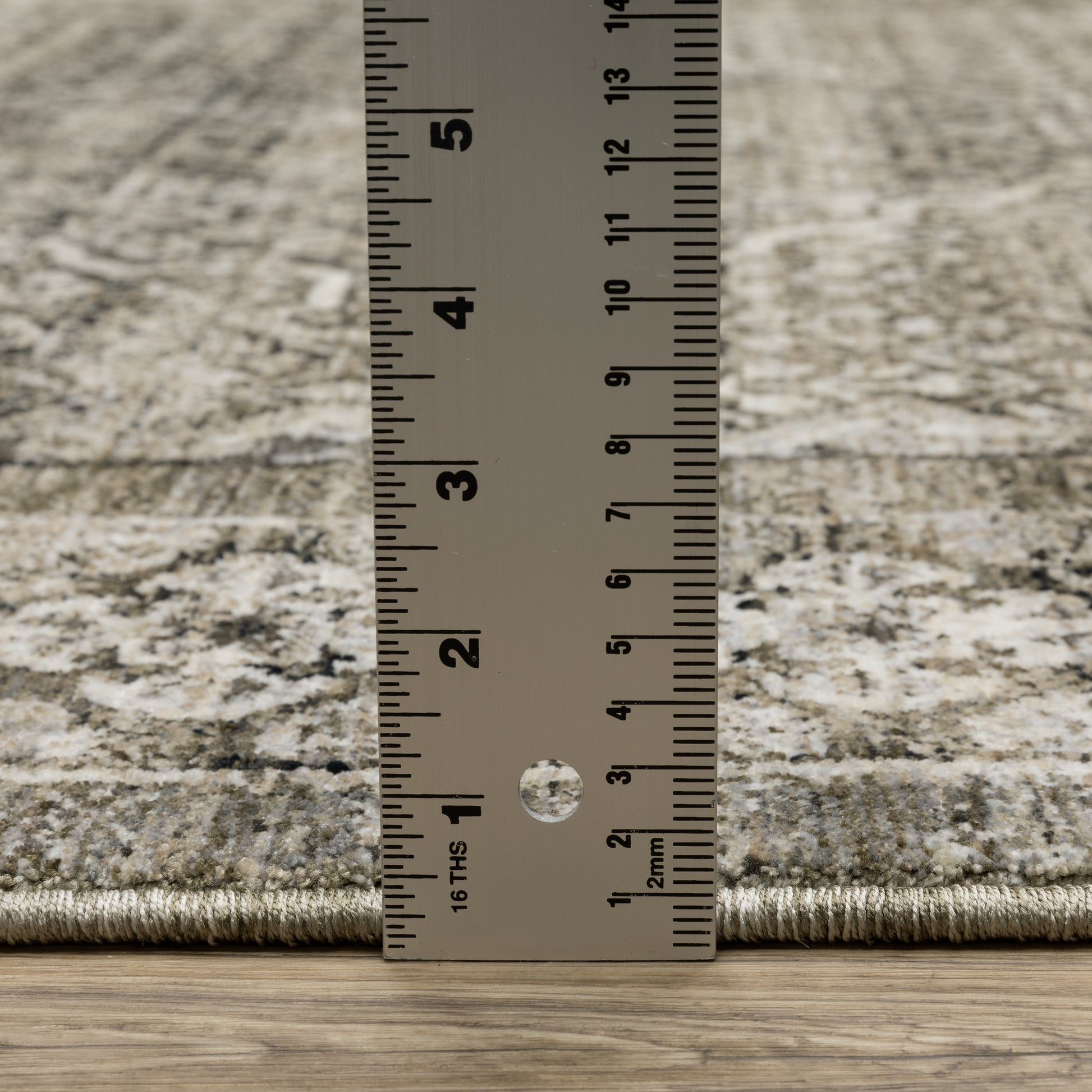 Chamberlain Medallion Grey/ Beige Distressed Cut Pile Rug