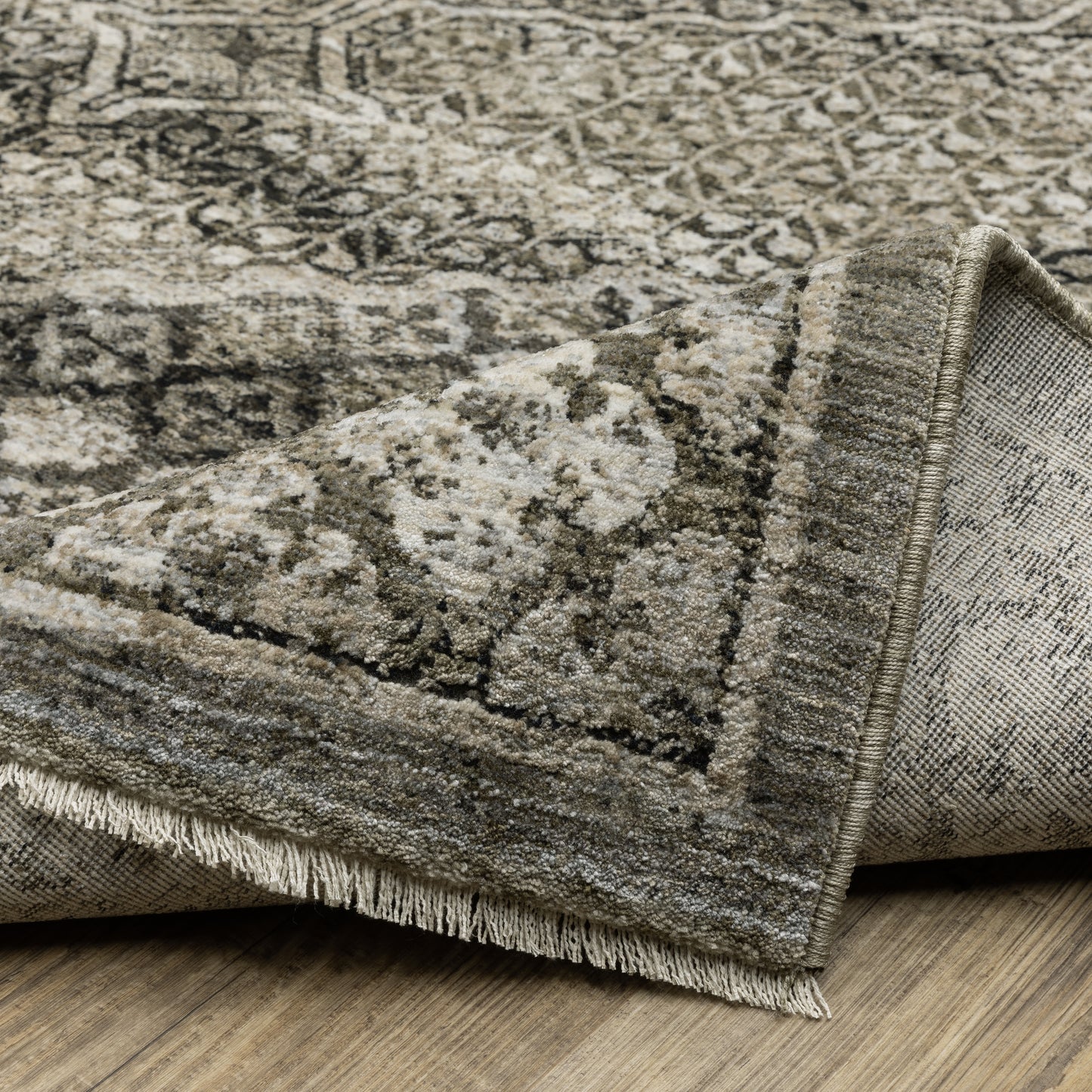 Chamberlain Medallion Grey/ Beige Distressed Cut Pile Rug
