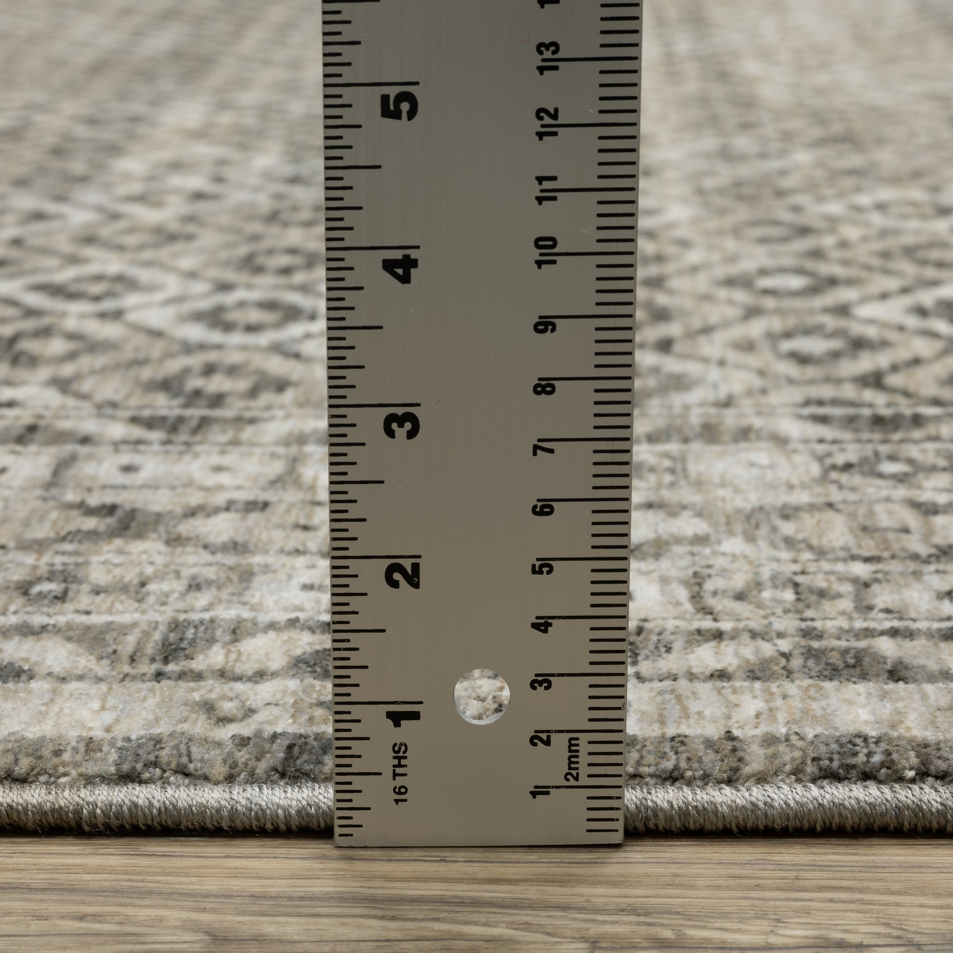 Chamberlain Border Grey/ Black Distressed Cut Pile Rug