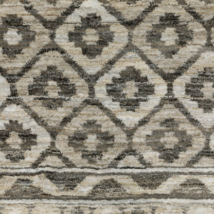 Chamberlain Border Grey/ Black Distressed Cut Pile Rug