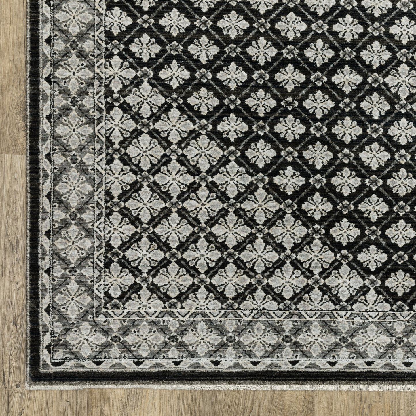 Chamberlain Medallion Black/ Grey Geometric Cut Pile Rug