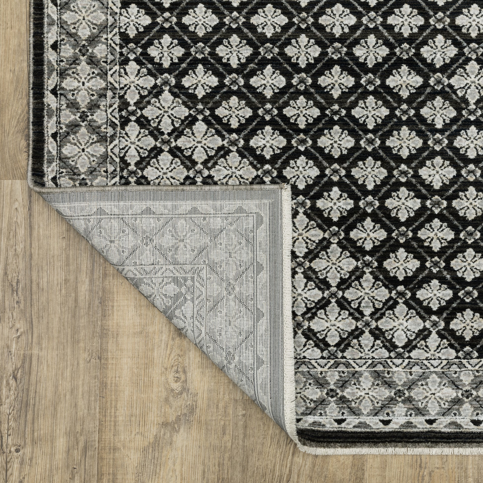 Chamberlain Medallion Black/ Grey Geometric Cut Pile Rug
