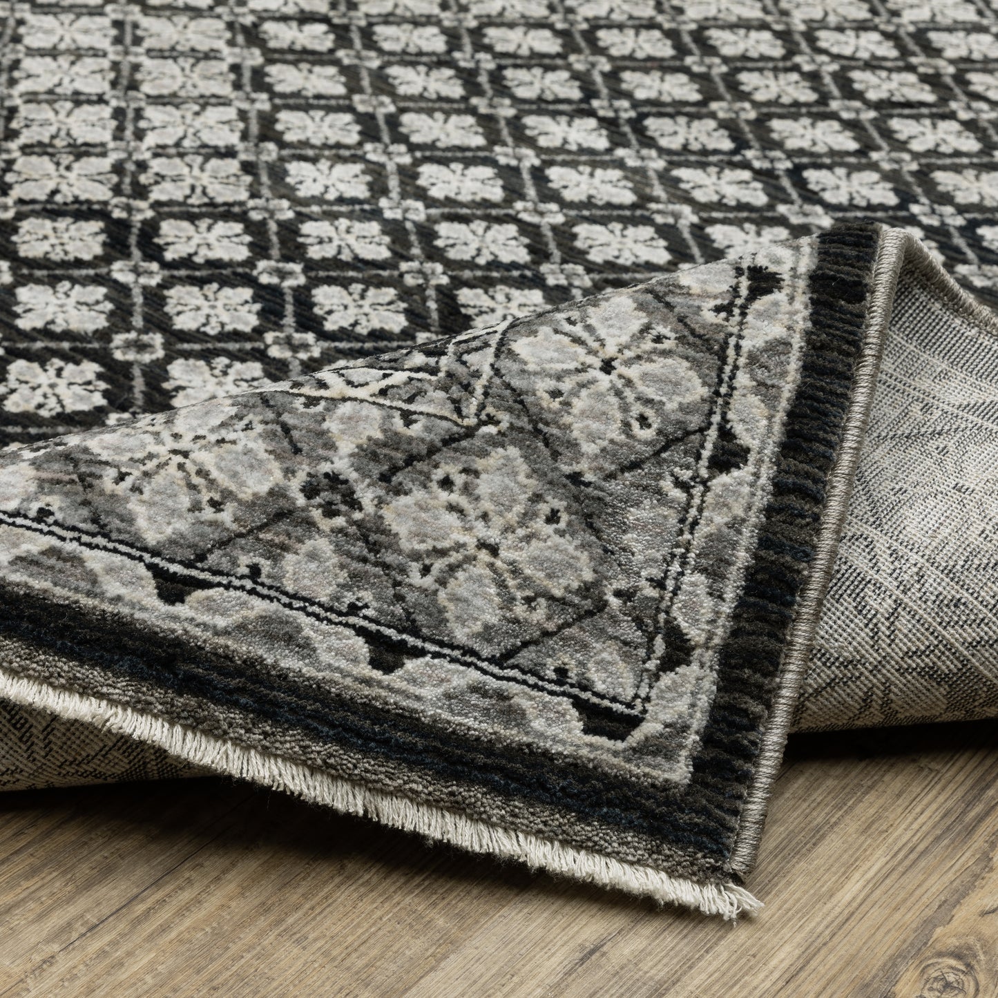 Chamberlain Medallion Black/ Grey Geometric Cut Pile Rug