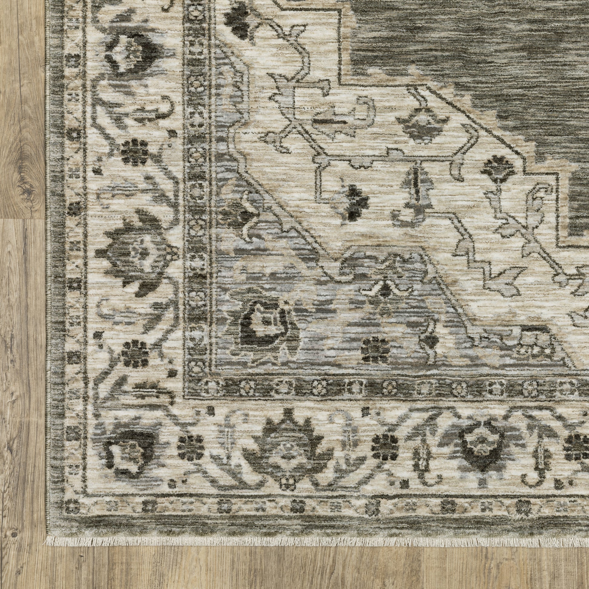 Chamberlain Medallion Grey/ Beige Distressed Cut Pile Rug