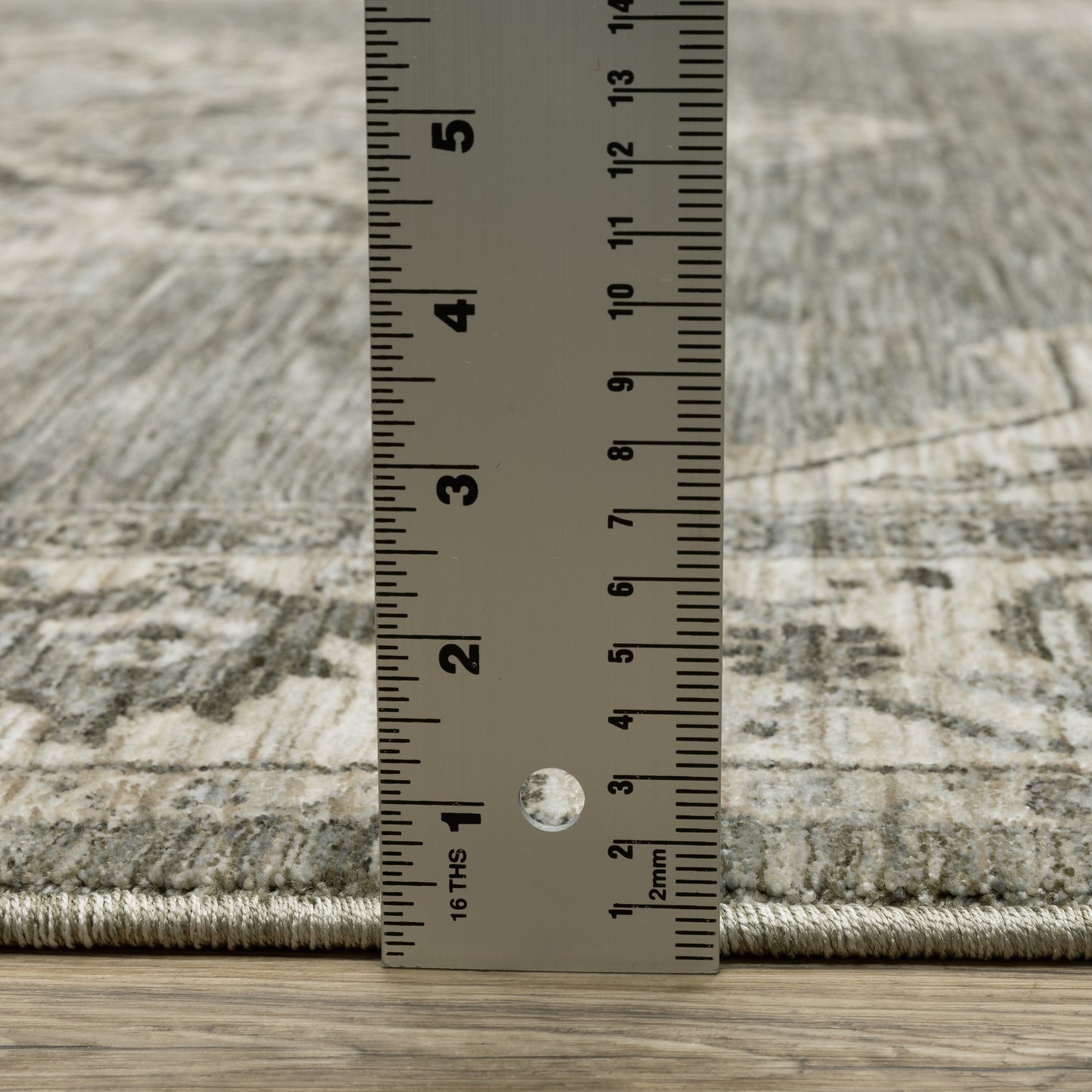 Chamberlain Medallion Grey/ Beige Distressed Cut Pile Rug
