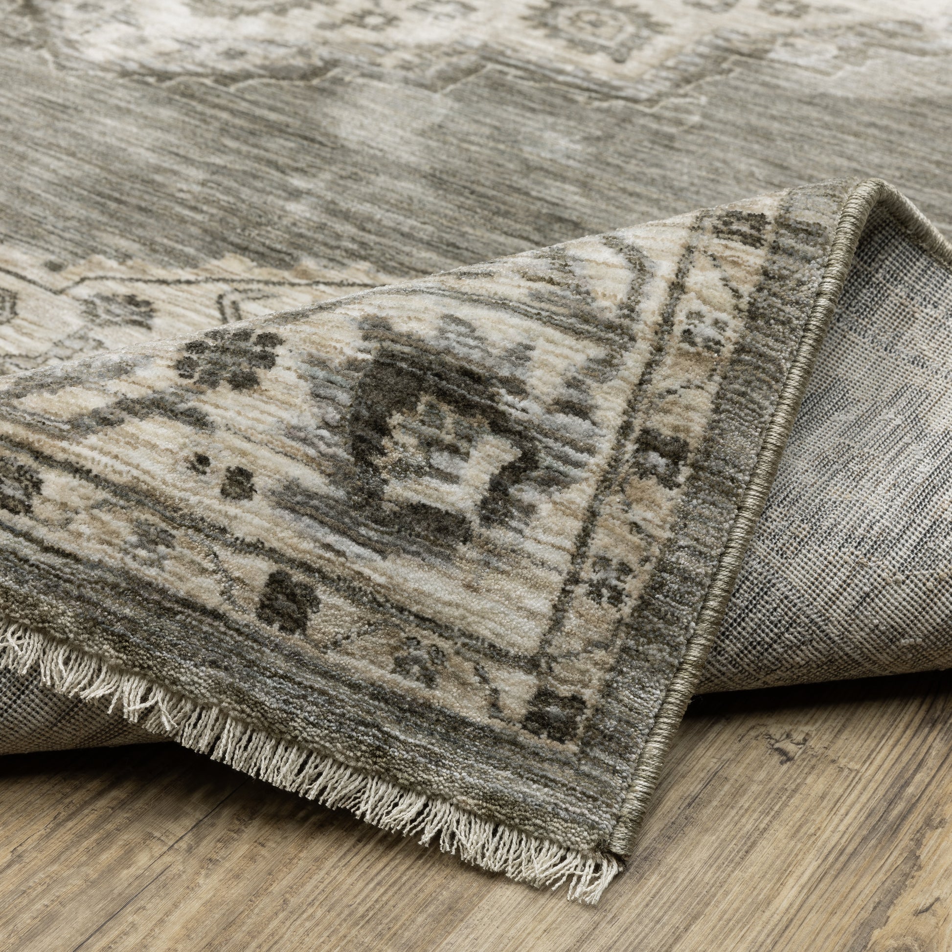 Chamberlain Medallion Grey/ Beige Distressed Cut Pile Rug