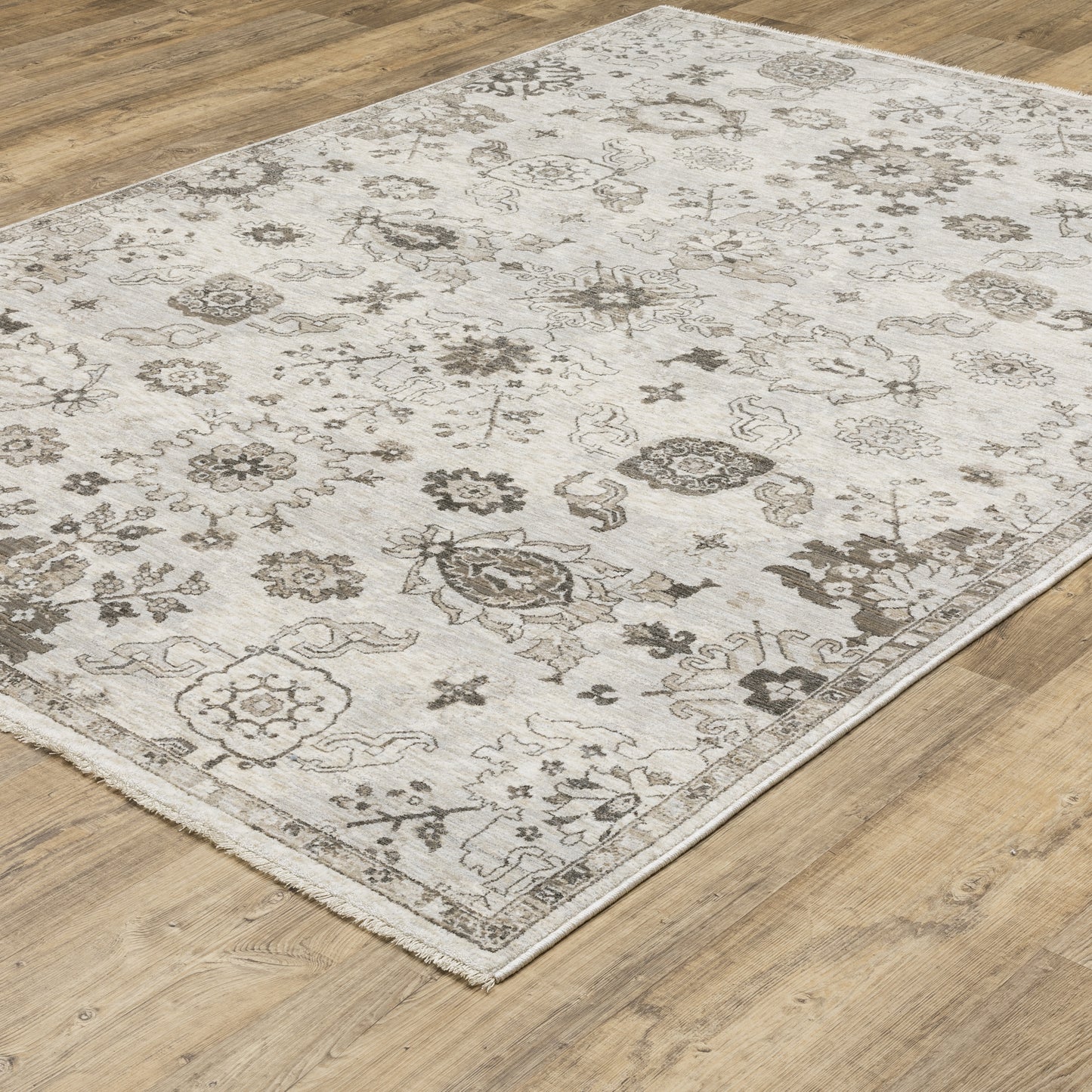 Chamberlain Distressed Ivory/ Grey Floral Cut Pile Rug