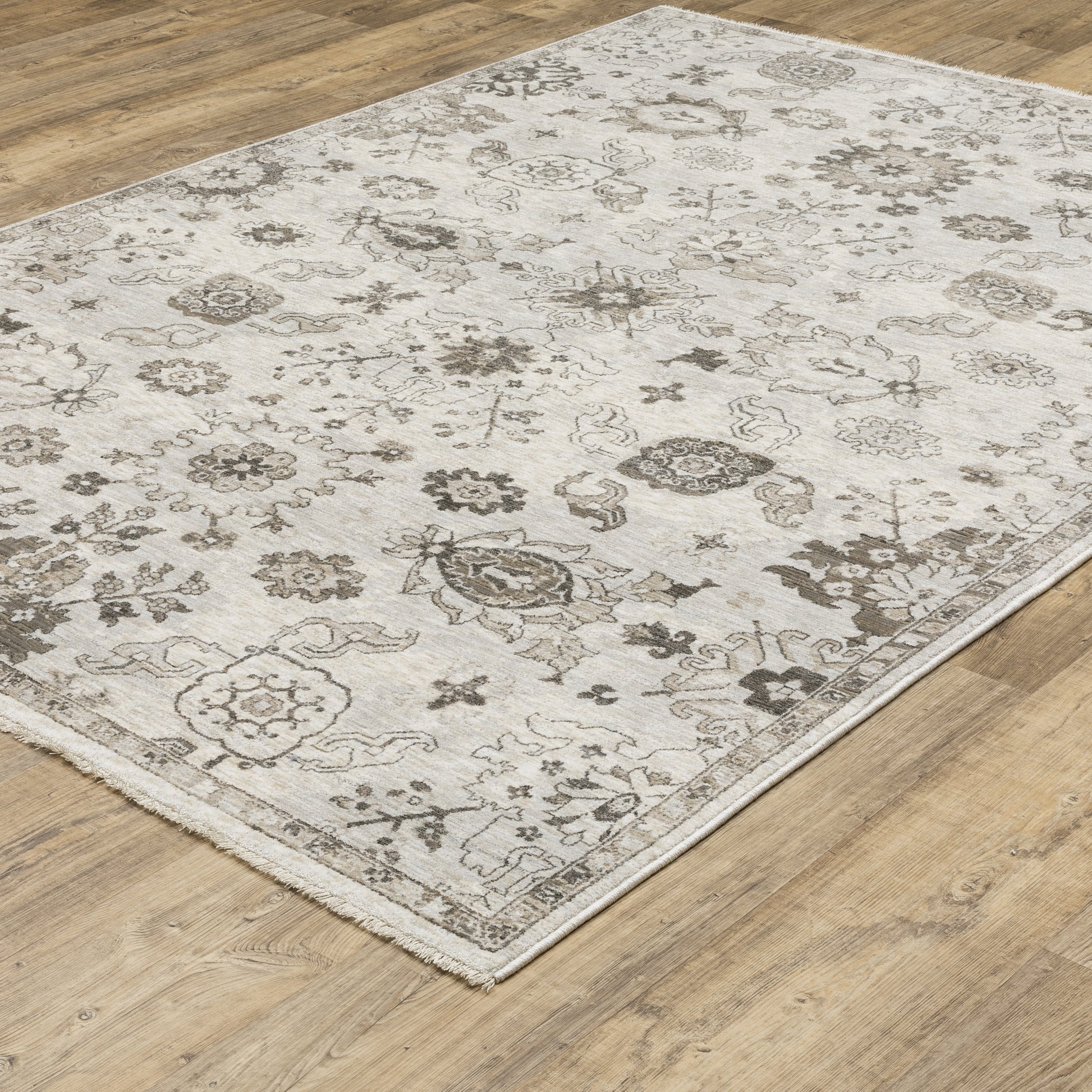 Chamberlain Distressed Ivory/ Grey Floral Cut Pile Rug