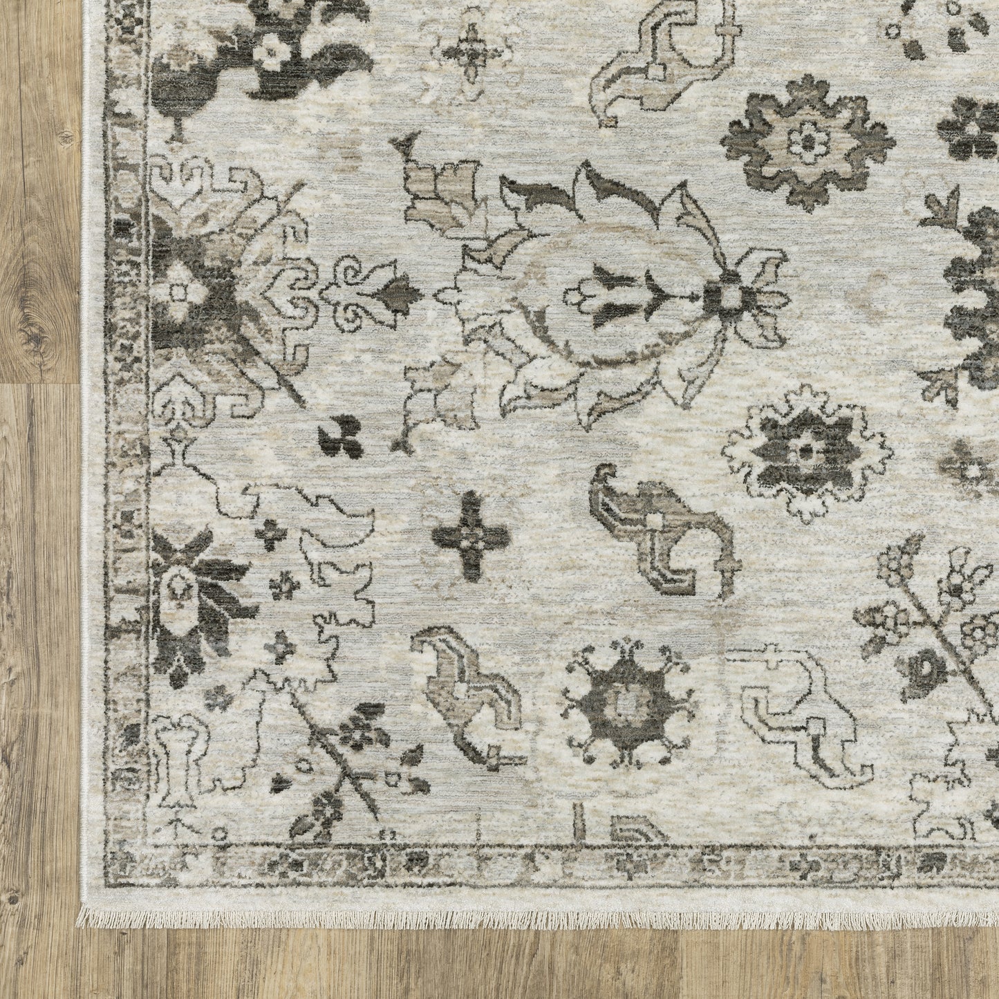 Chamberlain Distressed Ivory/ Grey Floral Cut Pile Rug