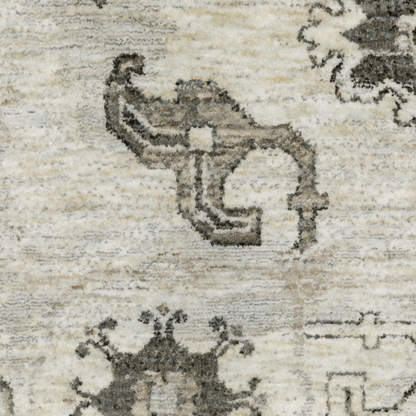 Chamberlain Distressed Ivory/ Grey Floral Cut Pile Rug